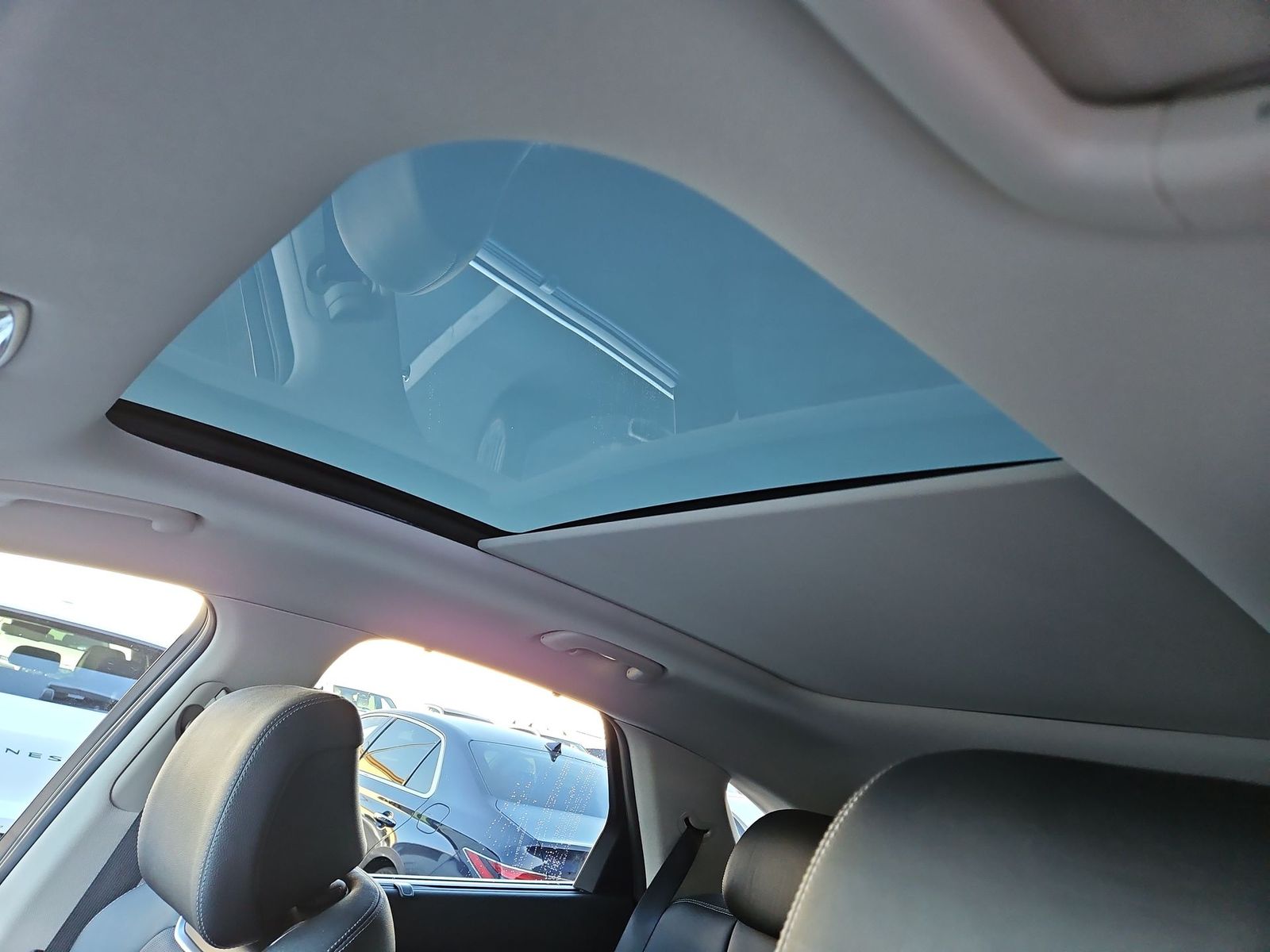 Thumbnail: 2022 Genesis GV70 - 28