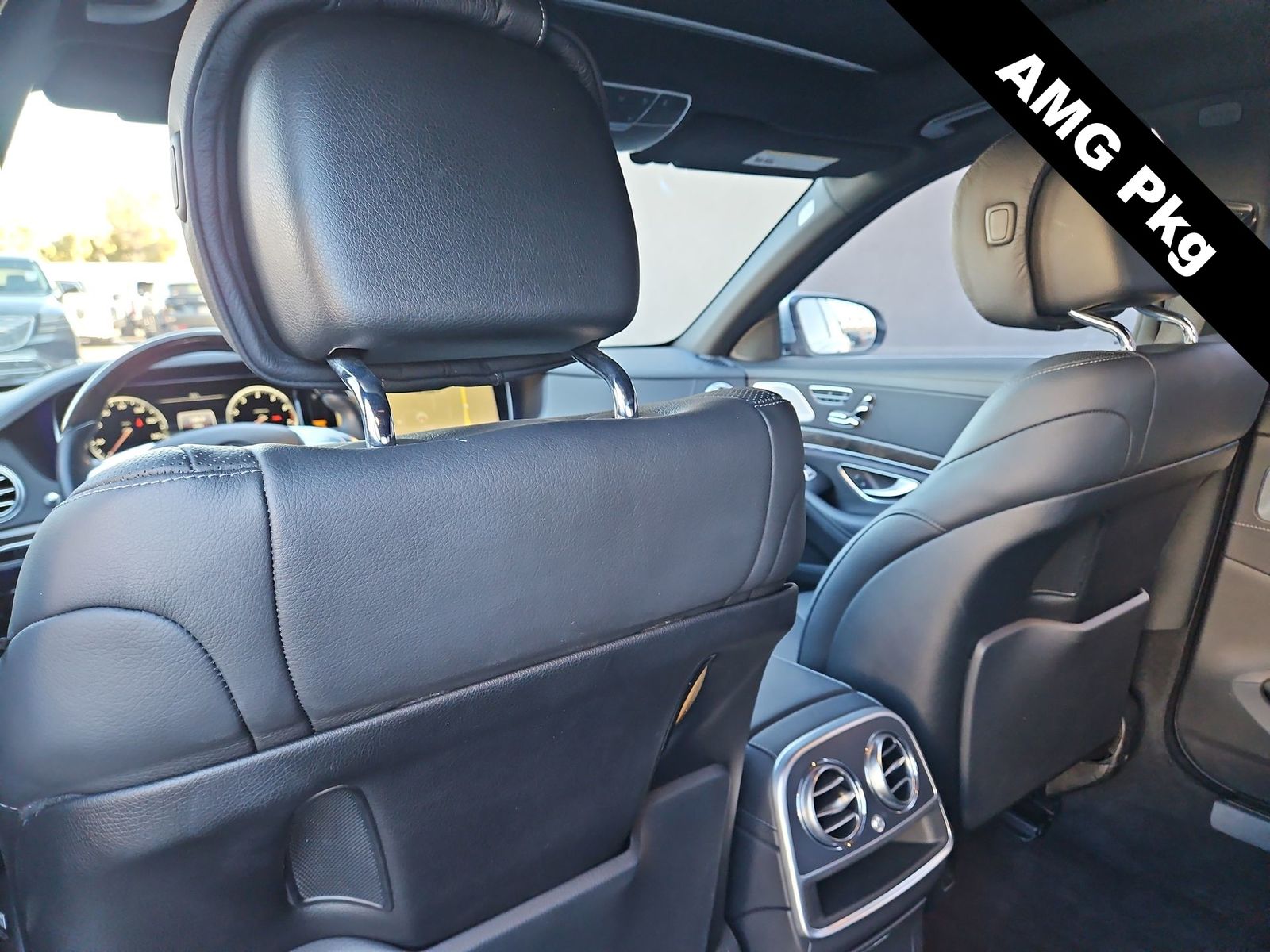 Thumbnail: 2015 Mercedes-Benz S-Class - 16