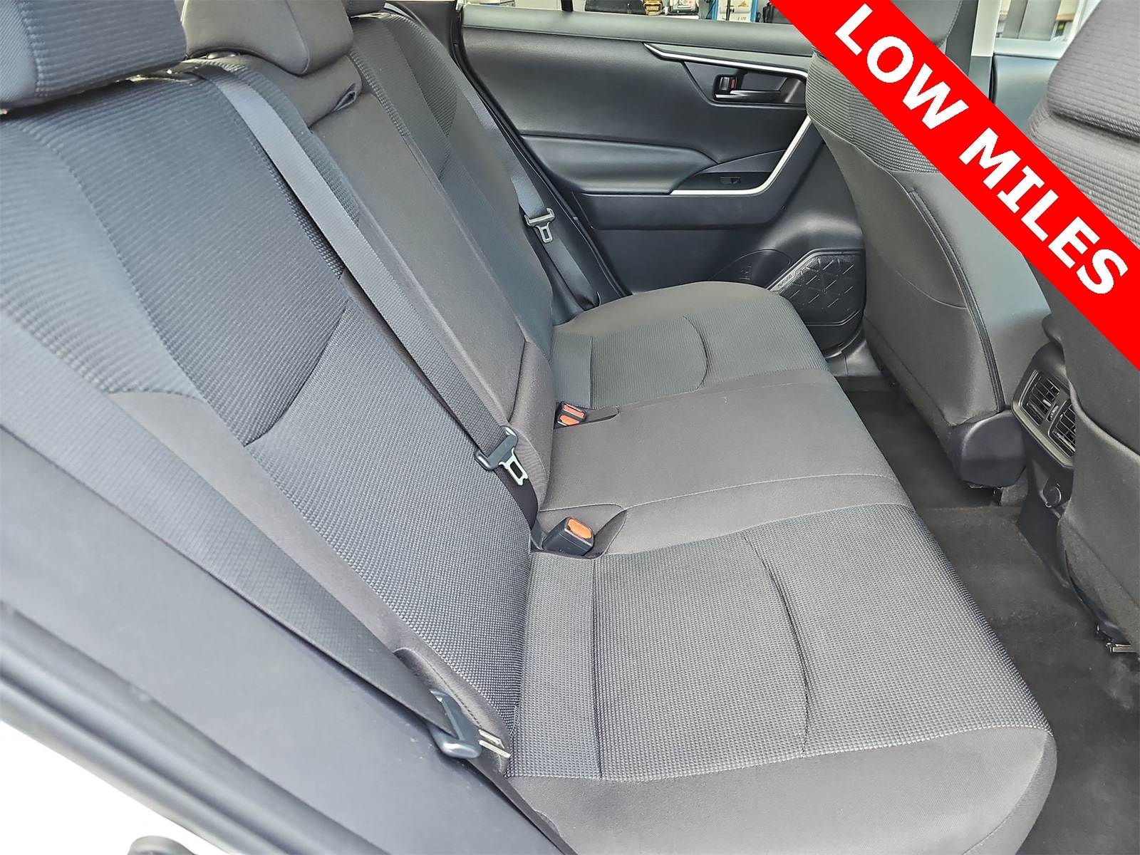 Thumbnail: 2024 Toyota RAV4 - 17