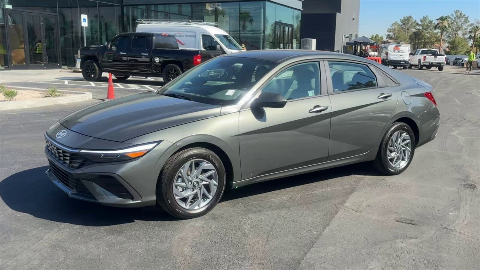 2024 Hyundai Elantra Hybrid Blue photo 3