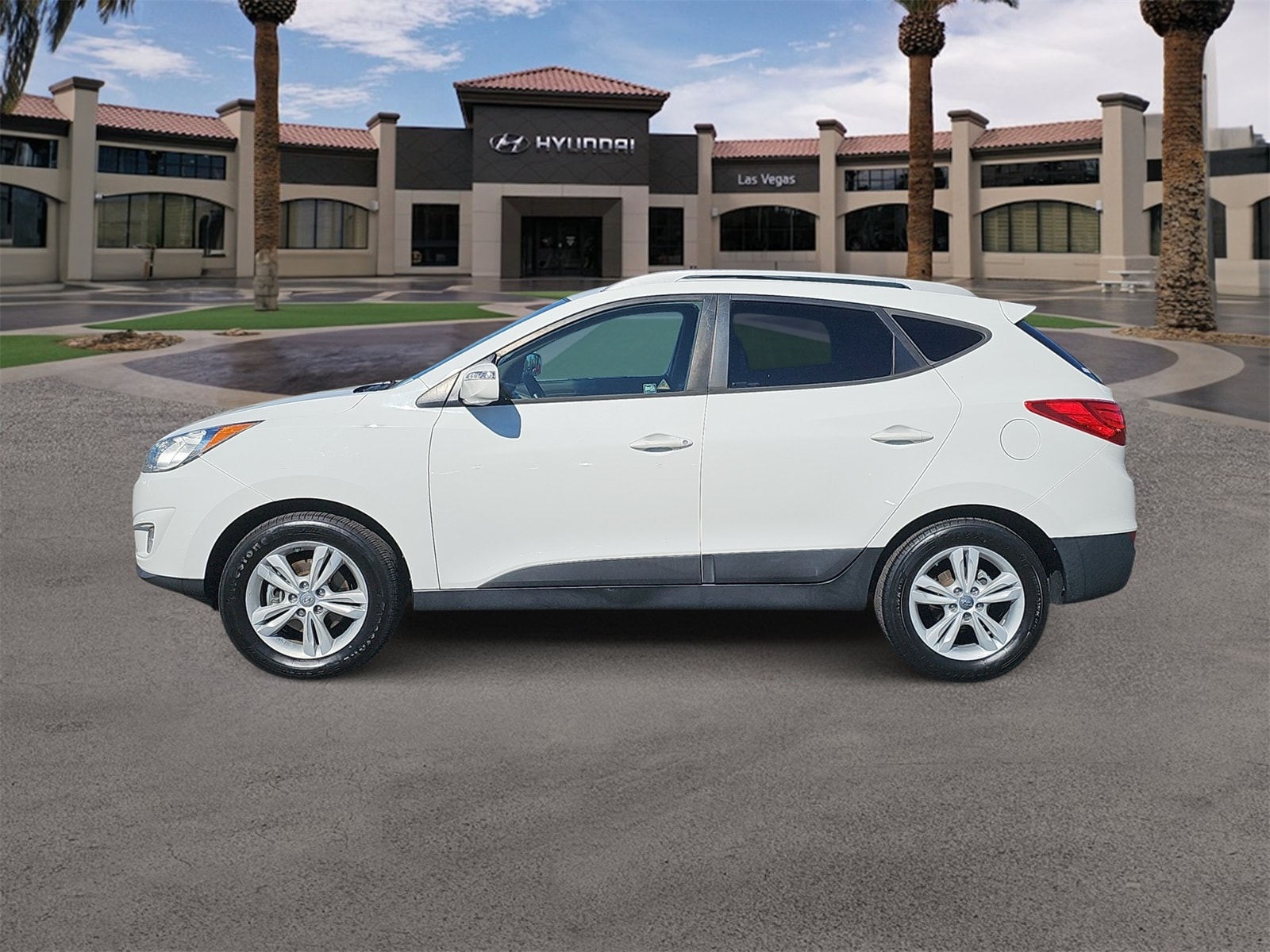 Thumbnail: 2013 Hyundai Tucson - 5