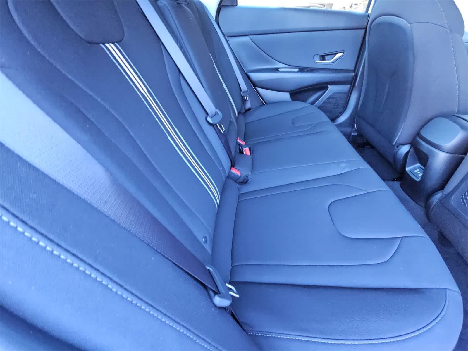 Thumbnail: 2025 Hyundai Elantra - 17