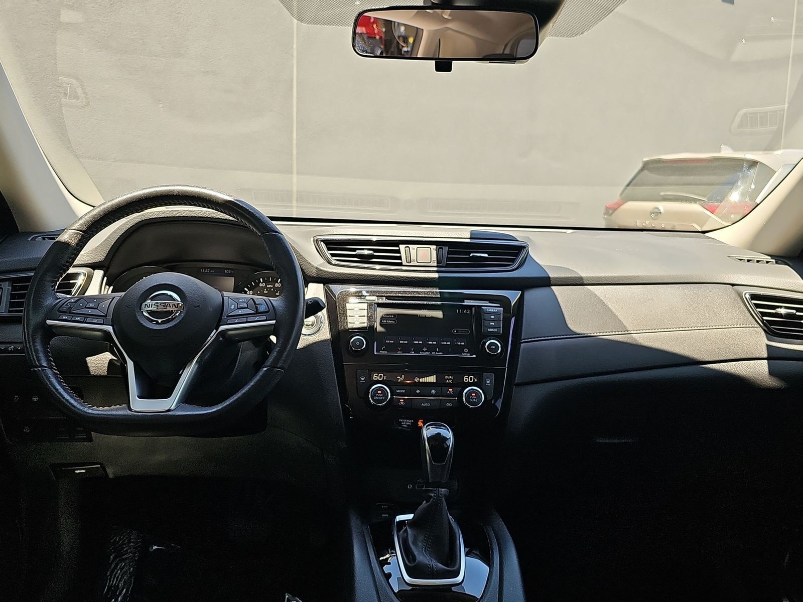 Thumbnail: 2019 Nissan Rogue - 15