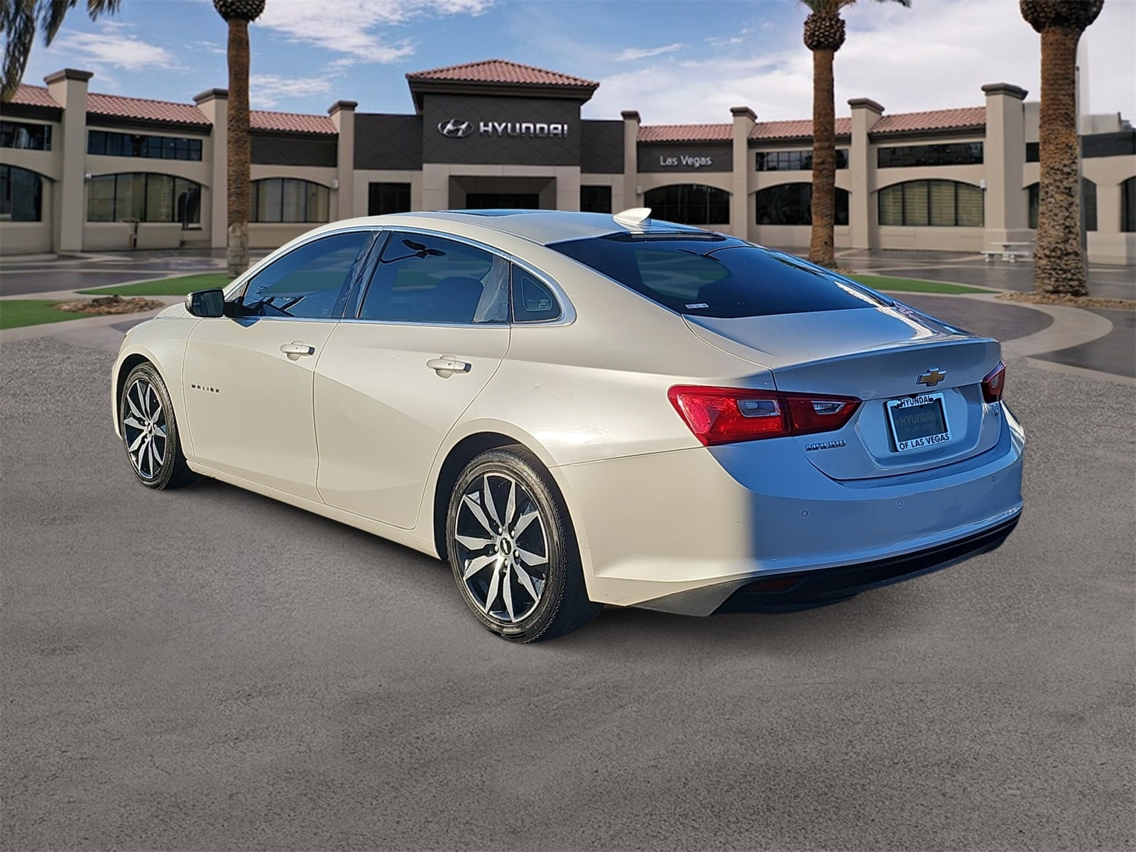Thumbnail: 2017 Chevrolet Malibu - 6