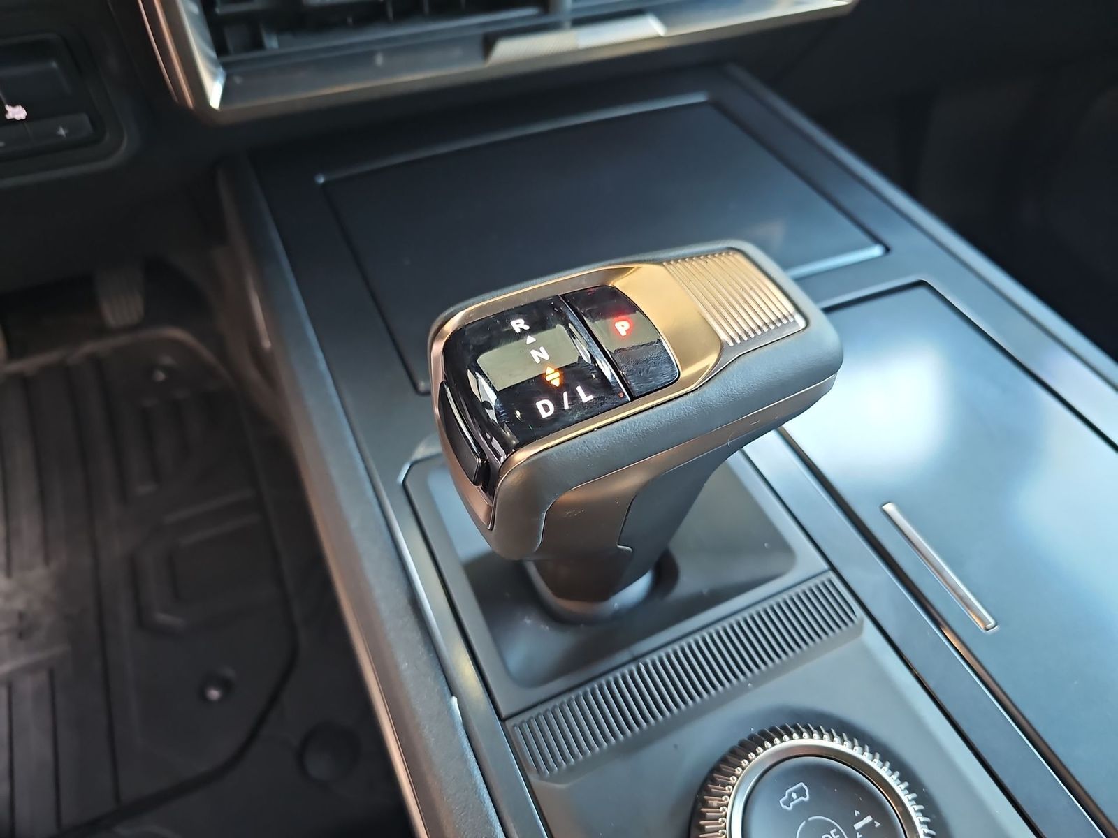 Thumbnail: 2025 GMC Hummer EV - 21