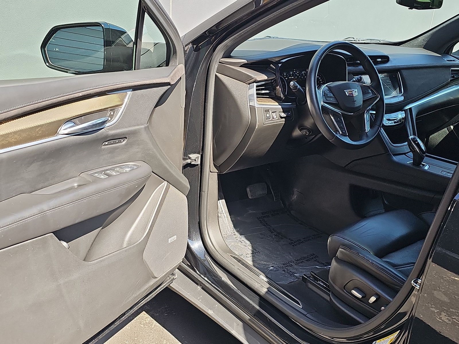 Thumbnail: 2017 Cadillac XT5 - 11