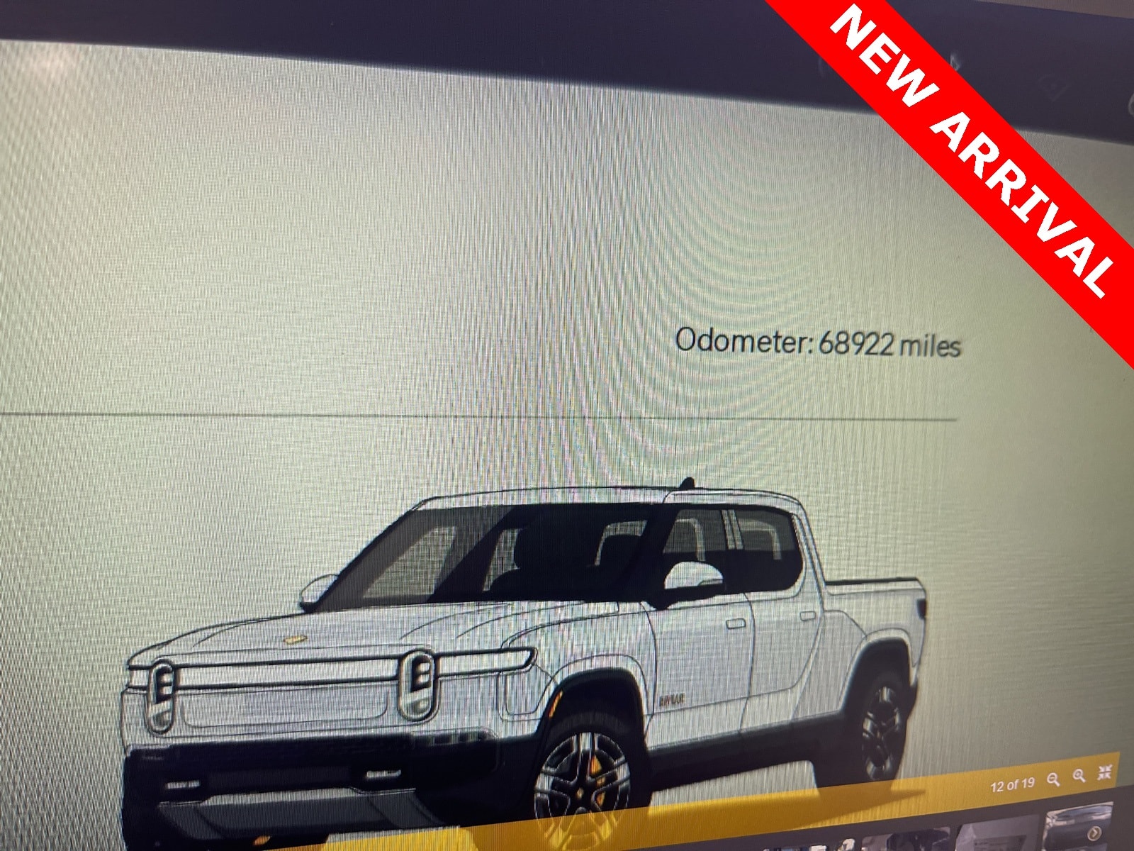 Thumbnail: 2022 Rivian R1T - 11