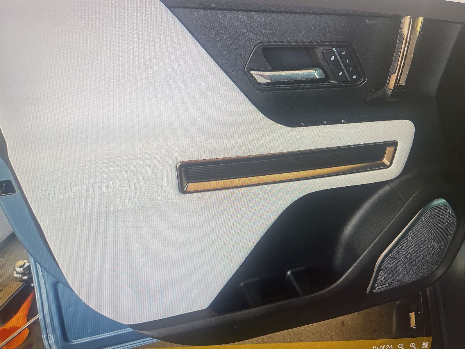 Thumbnail: 2024 GMC Hummer EV - 11