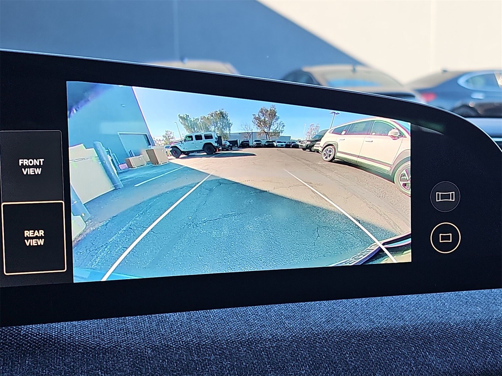 Thumbnail: 2024 Lucid Air - 25