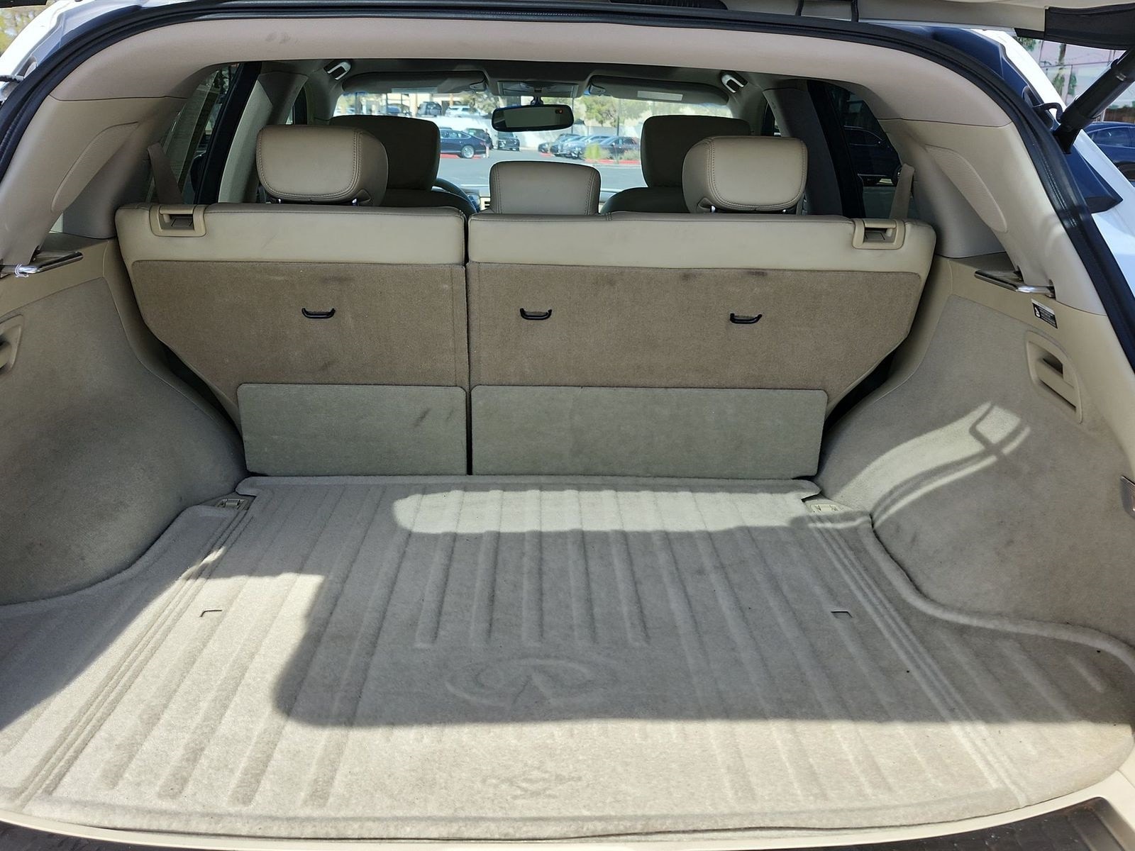 Thumbnail: 2011 INFINITI FX35 - 24