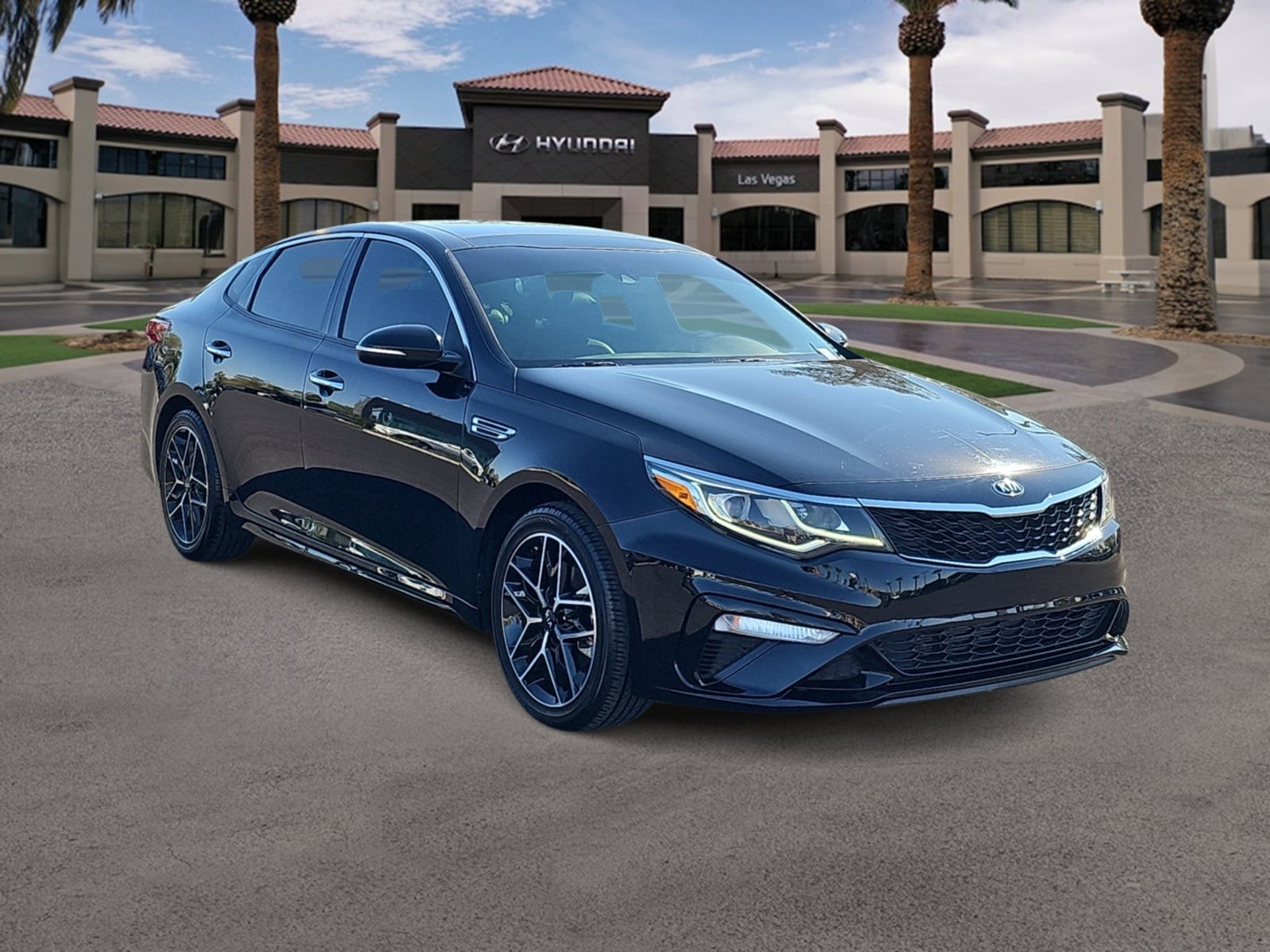 Thumbnail: 2020 Kia Optima - 3