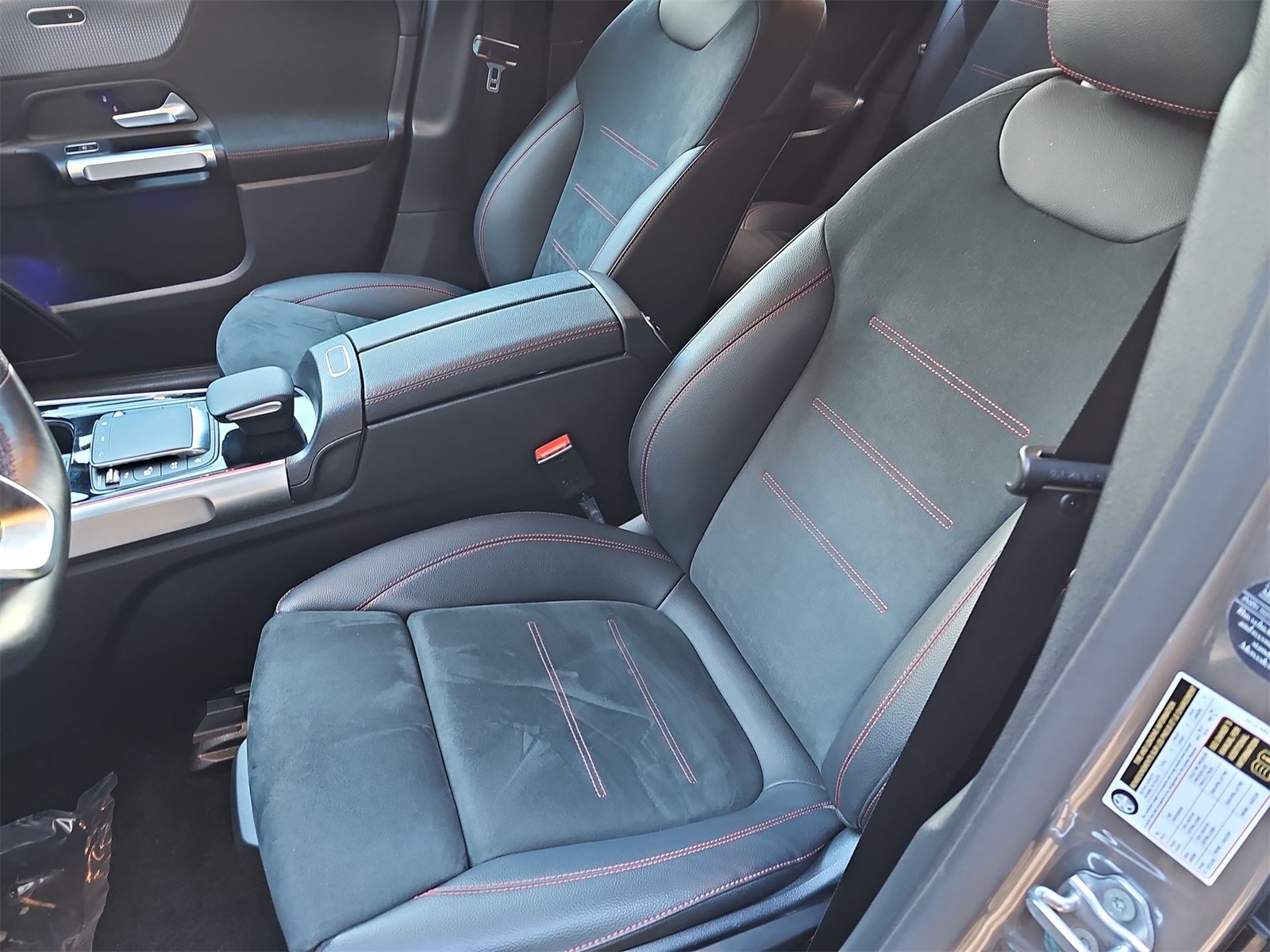 Thumbnail: 2022 Mercedes-Benz EQB - 15