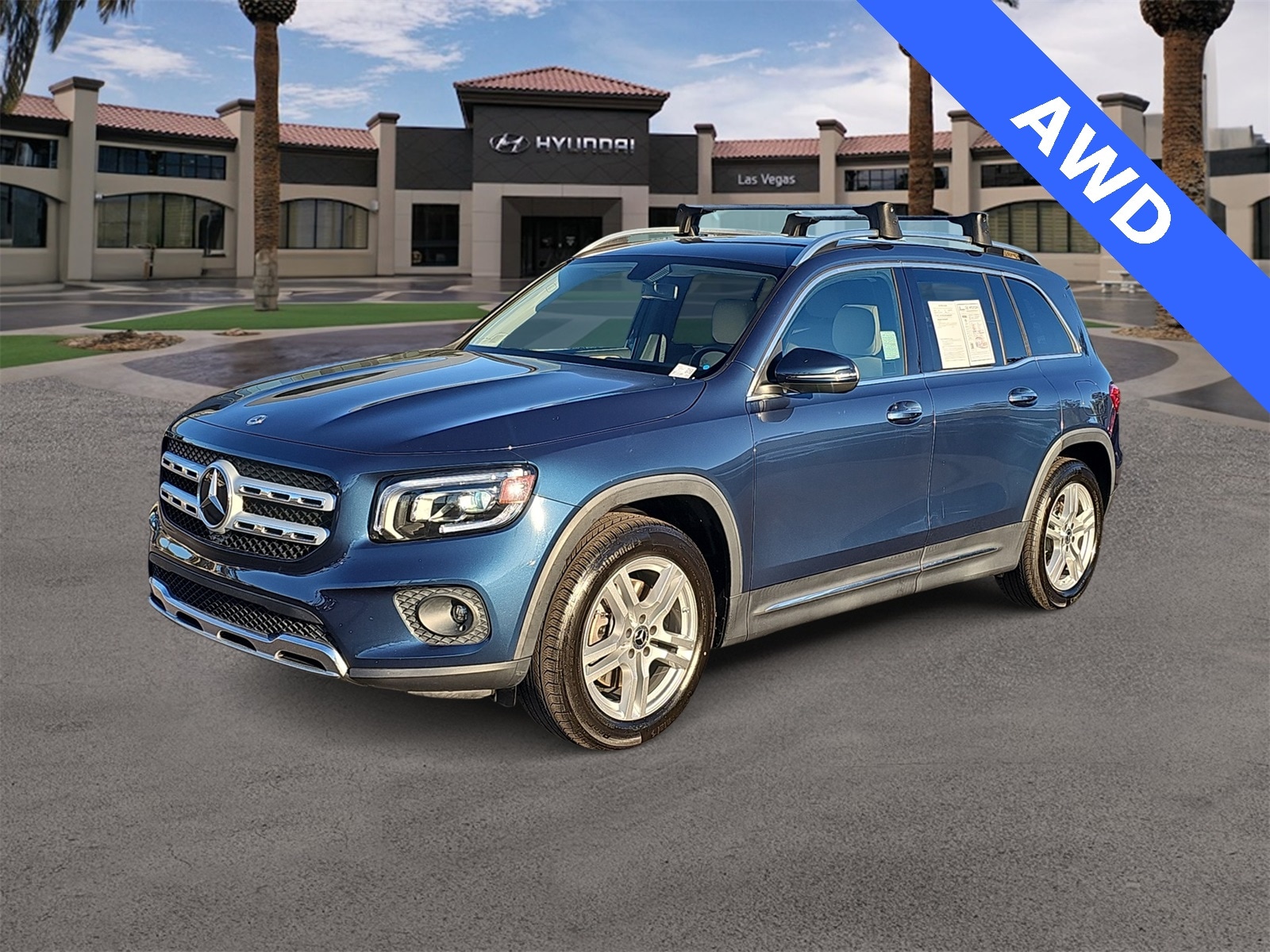 Thumbnail: 2022 Mercedes-Benz GLB - 4