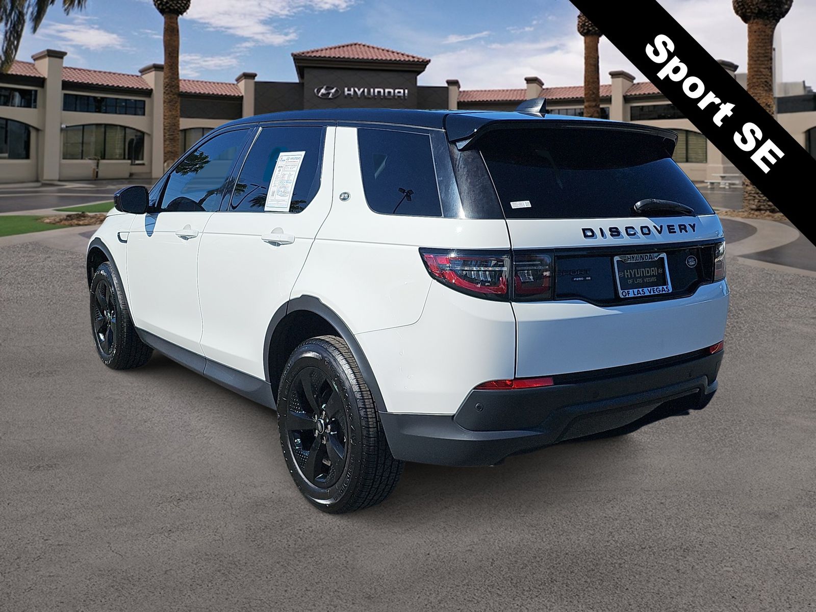Thumbnail: 2020 Land Rover Discovery Sport - 6