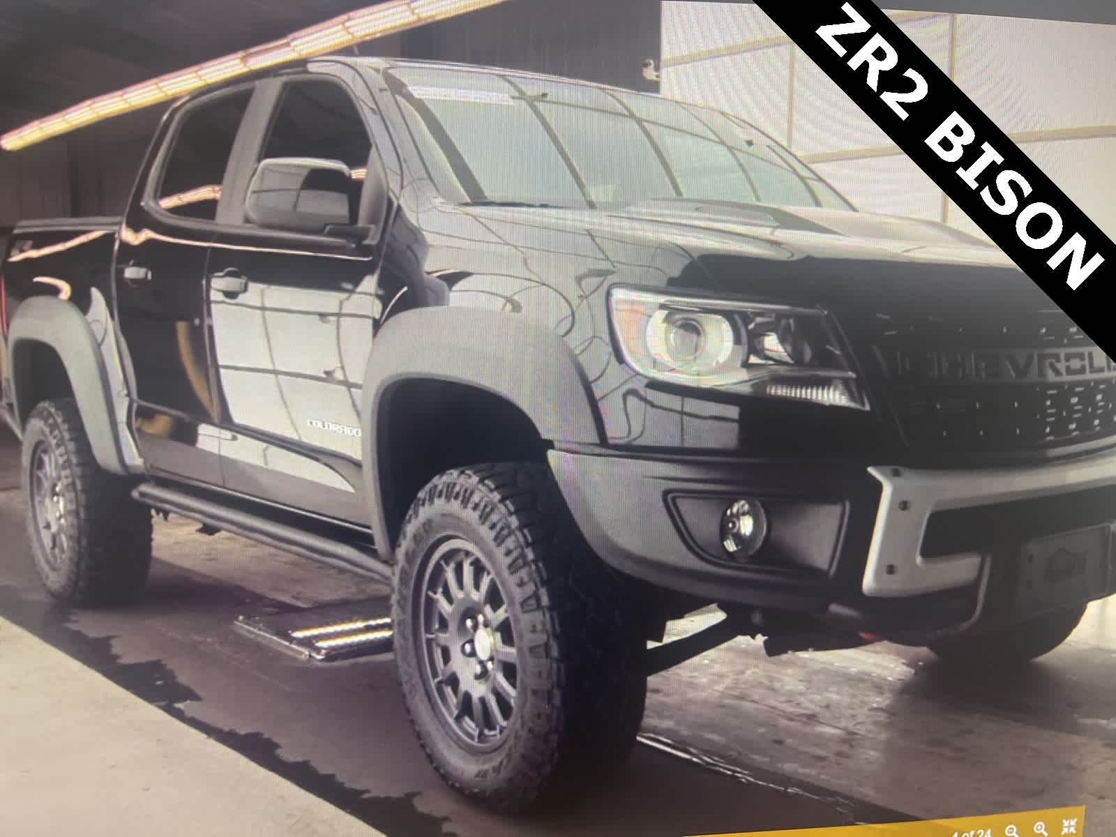 Thumbnail: 2022 Chevrolet Colorado - 4