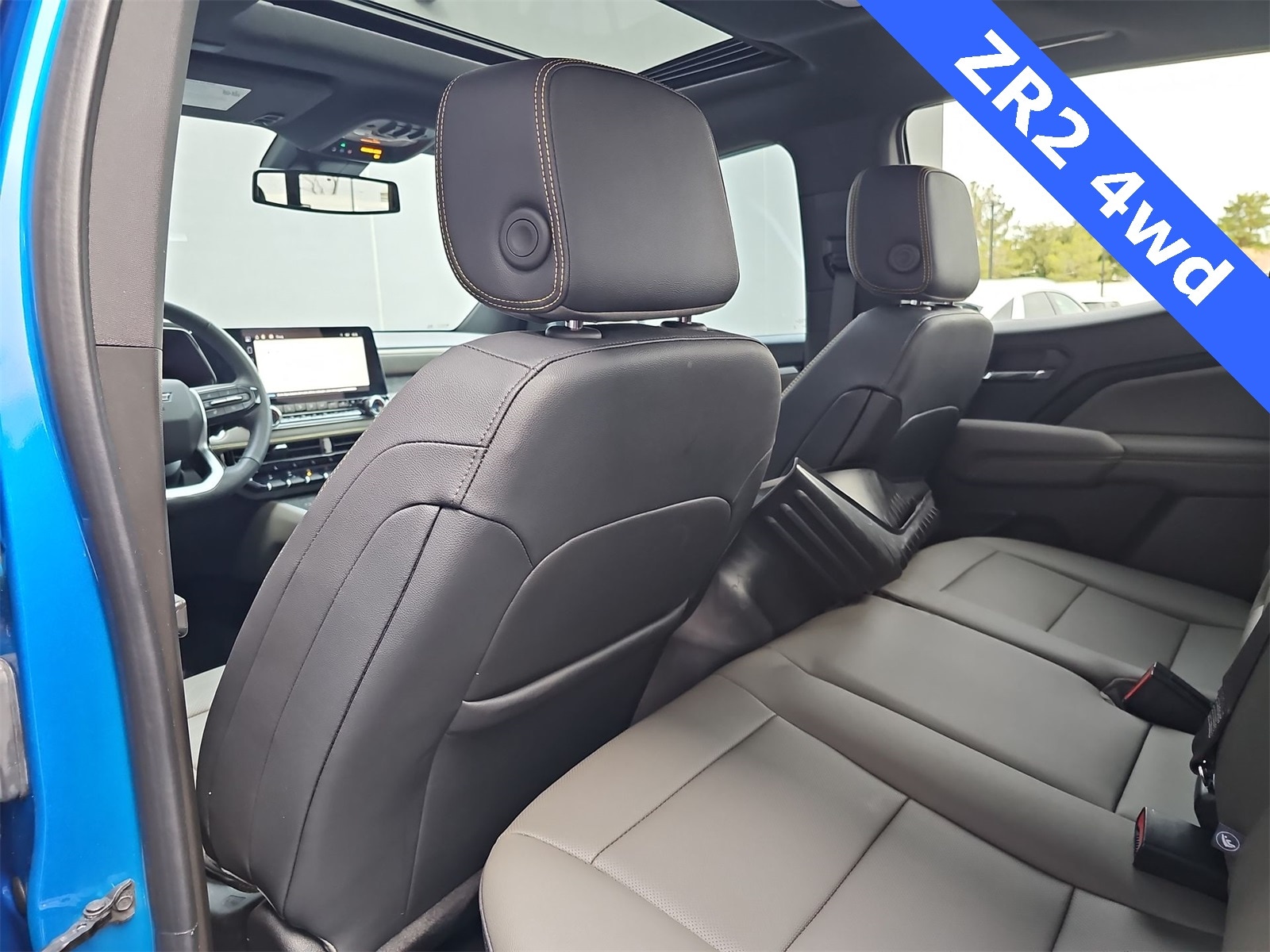 Thumbnail: 2023 Chevrolet Colorado - 16