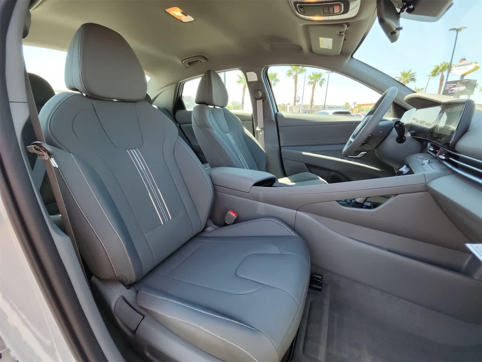 Thumbnail: 2025 Hyundai Elantra - 18