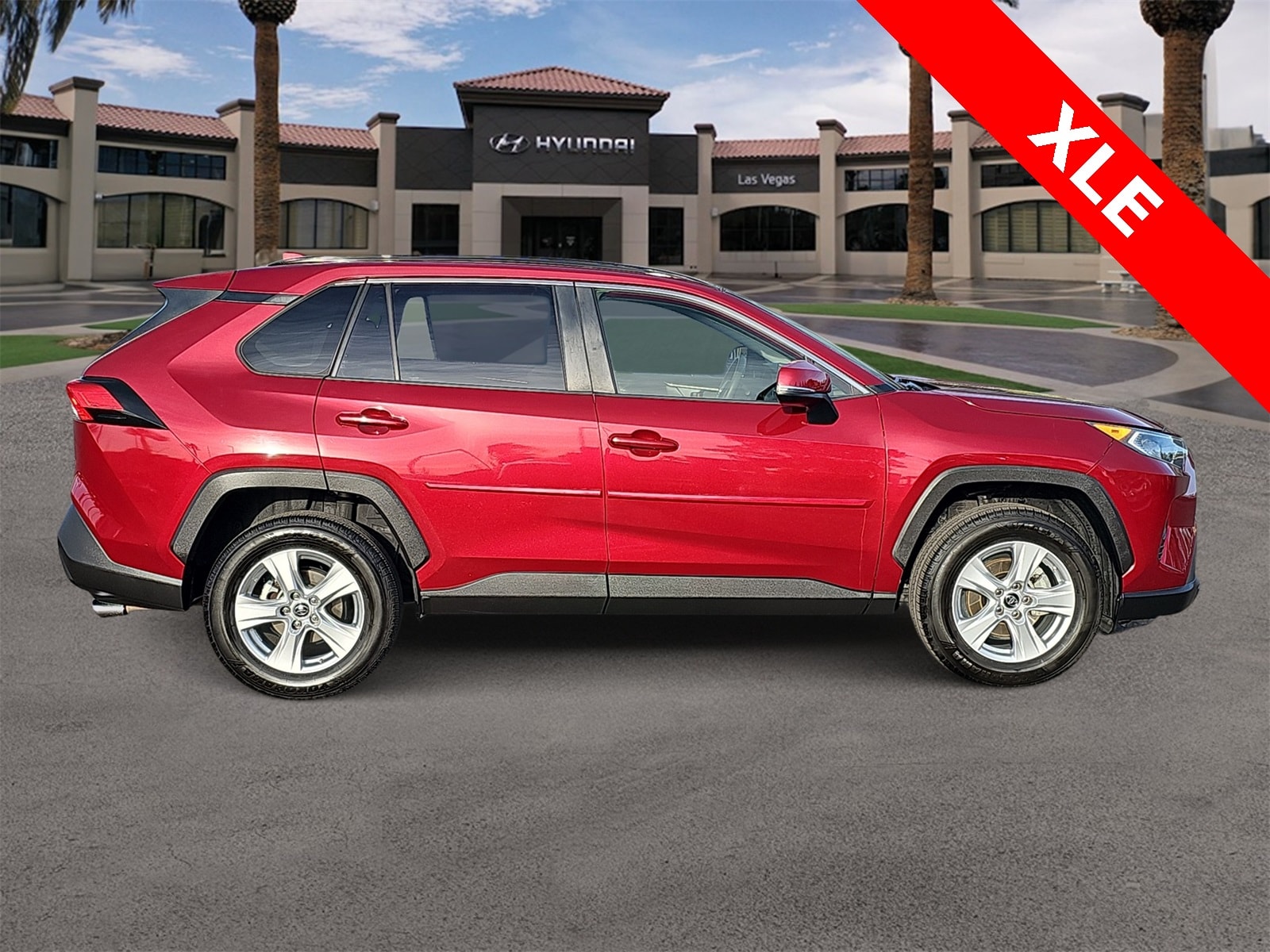 Thumbnail: 2019 Toyota RAV4 - 9