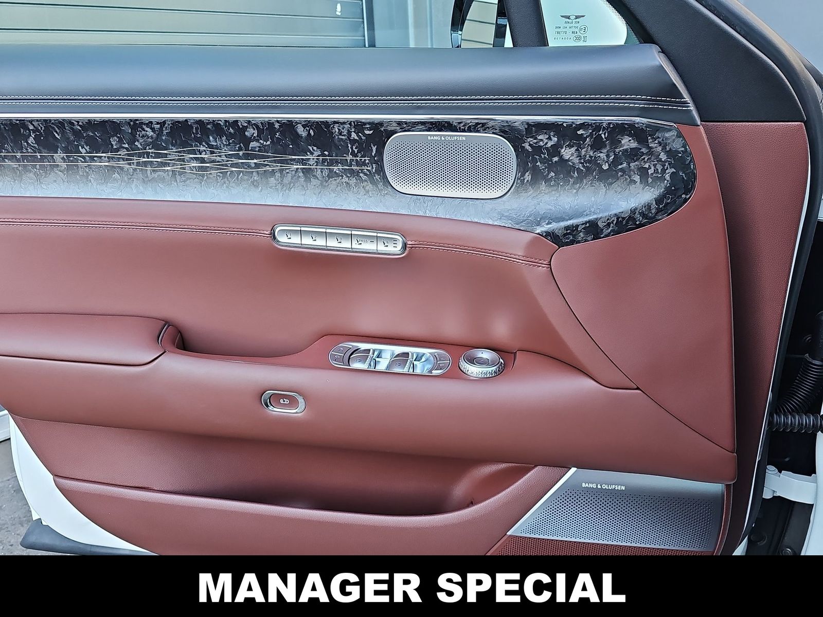 Thumbnail: 2025 Genesis G90 - 28