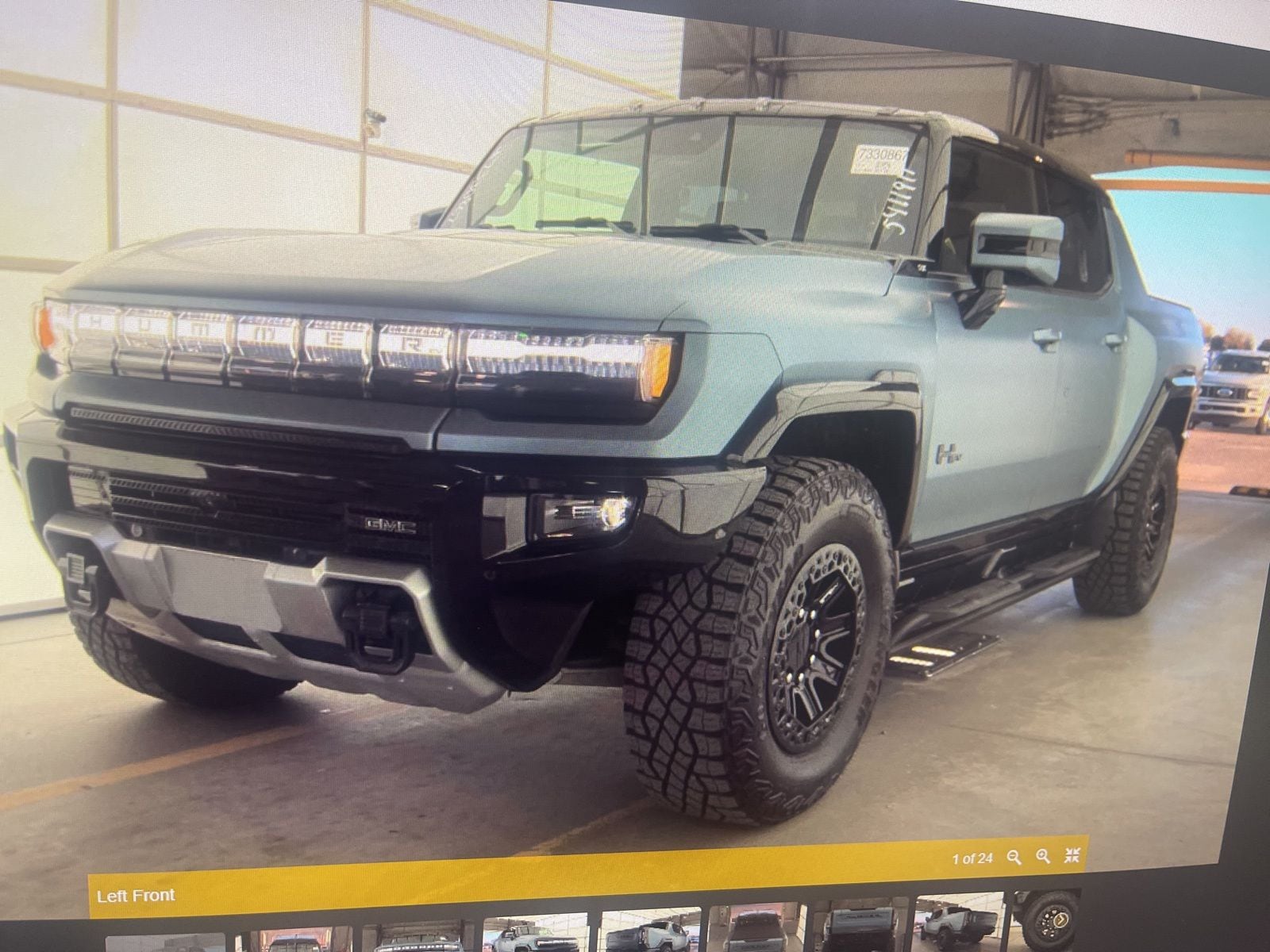 Thumbnail: 2024 GMC Hummer EV - 17