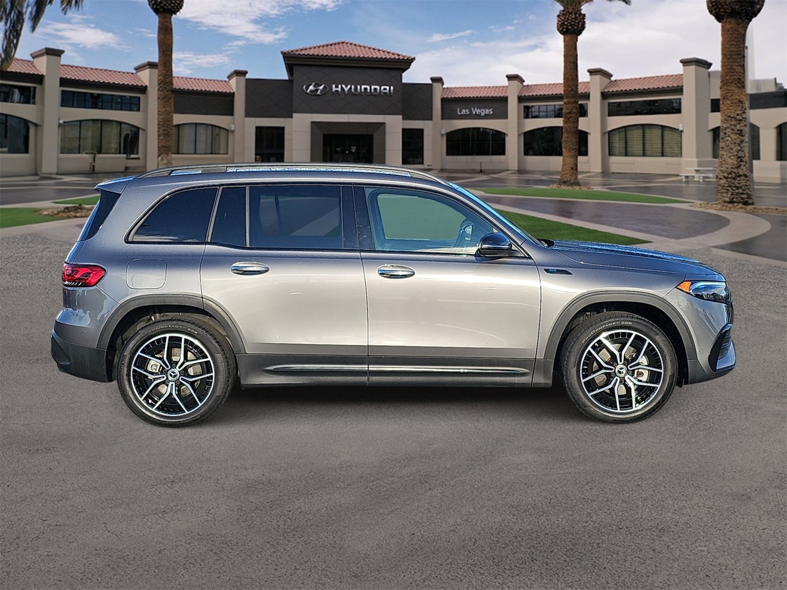 Thumbnail: 2022 Mercedes-Benz EQB - 9