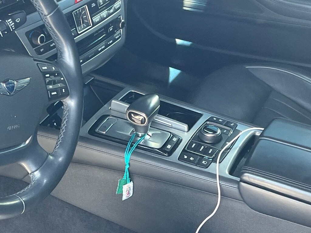 Sedán Genesis G80 3.8L del 2018, usado