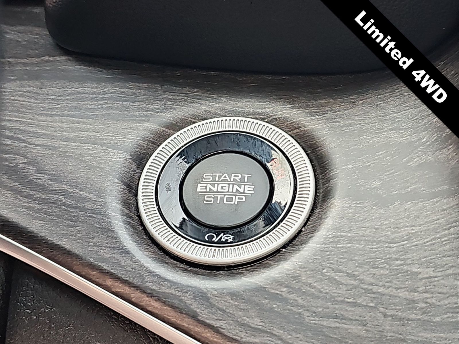 Thumbnail: 2022 Jeep Grand Cherokee - 23