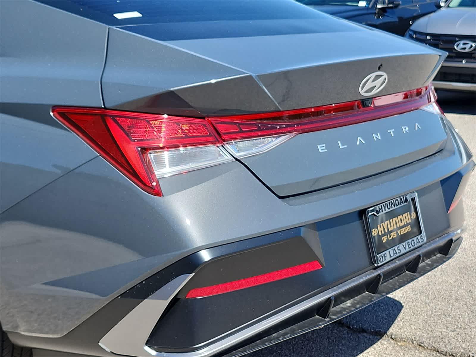 Thumbnail: 2025 Hyundai Elantra - 11