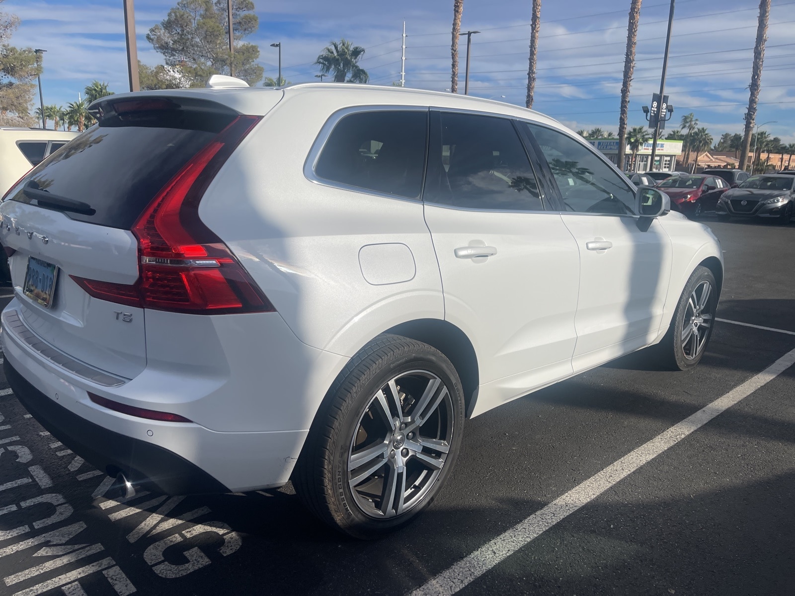 Thumbnail: 2021 Volvo XC60 - 7