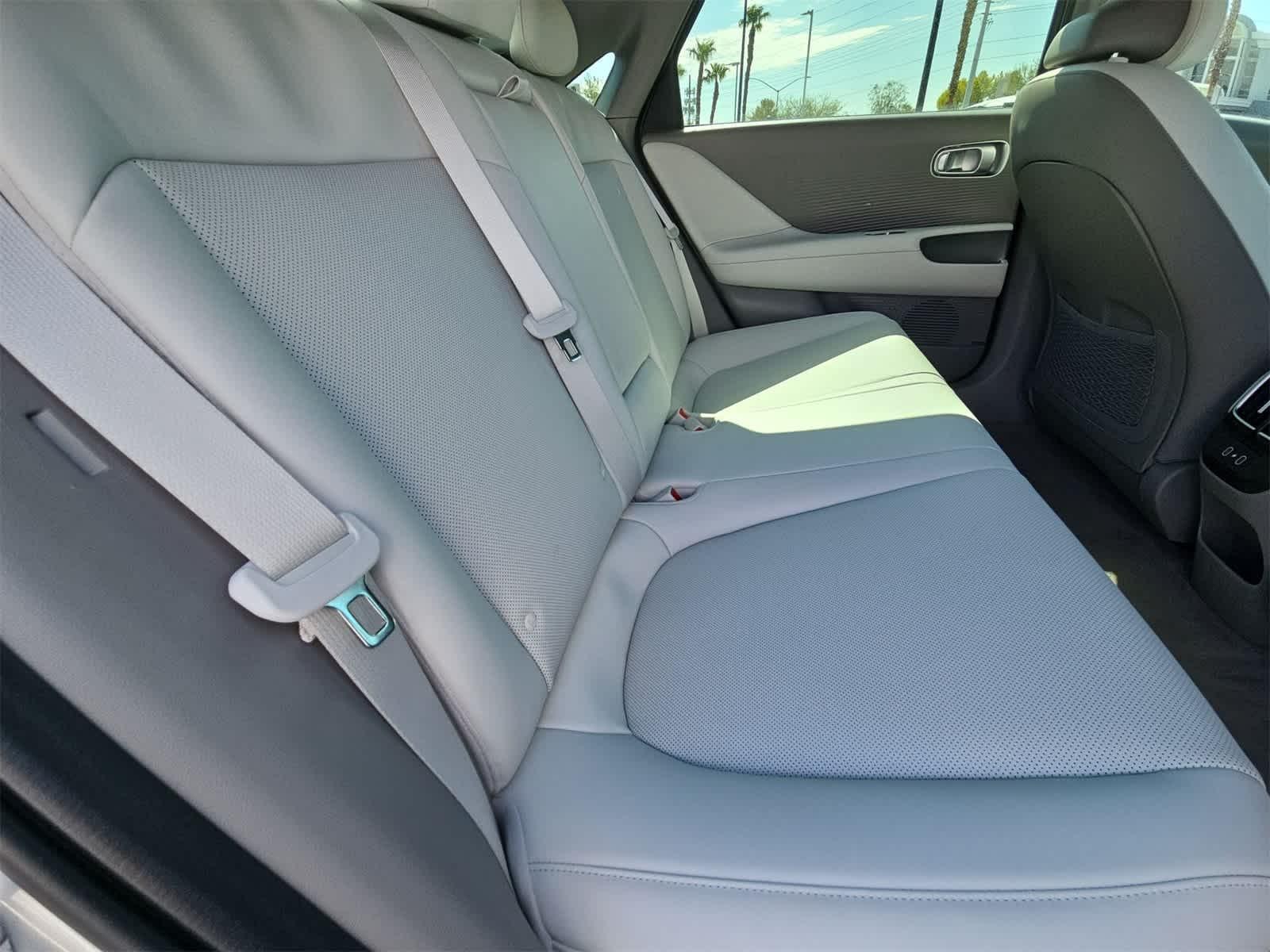 Thumbnail: 2025 Hyundai Ioniq 6 - 17