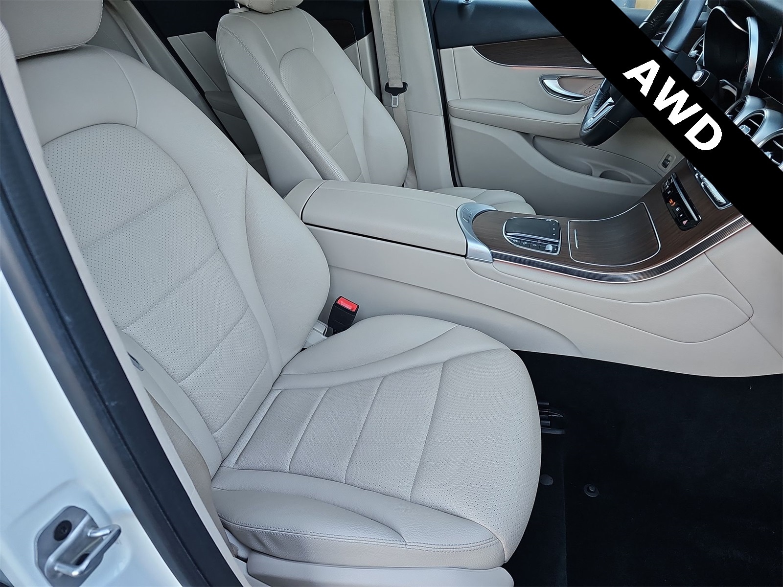 Thumbnail: 2022 Mercedes-Benz GLC - 18