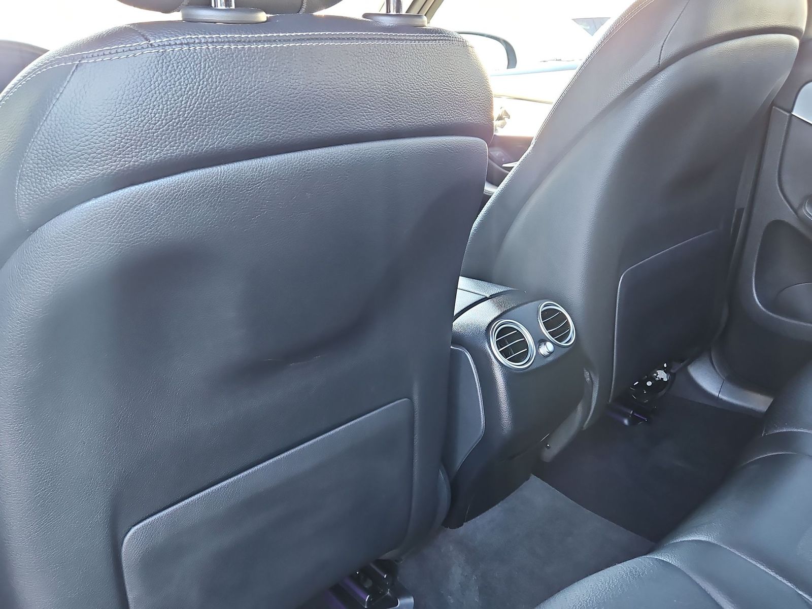 Thumbnail: 2022 Mercedes-Benz GLC - 16