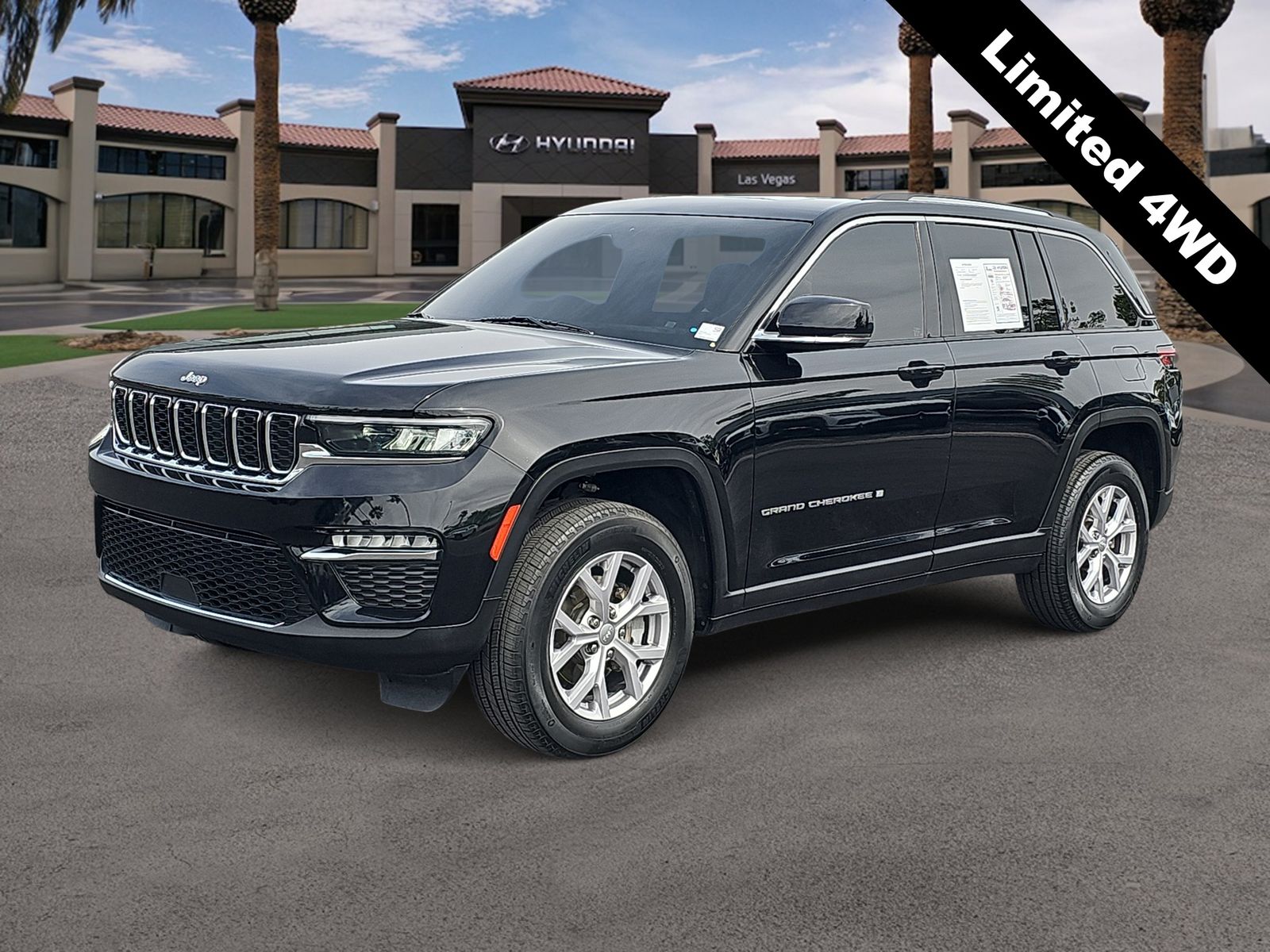 Thumbnail: 2022 Jeep Grand Cherokee - 4