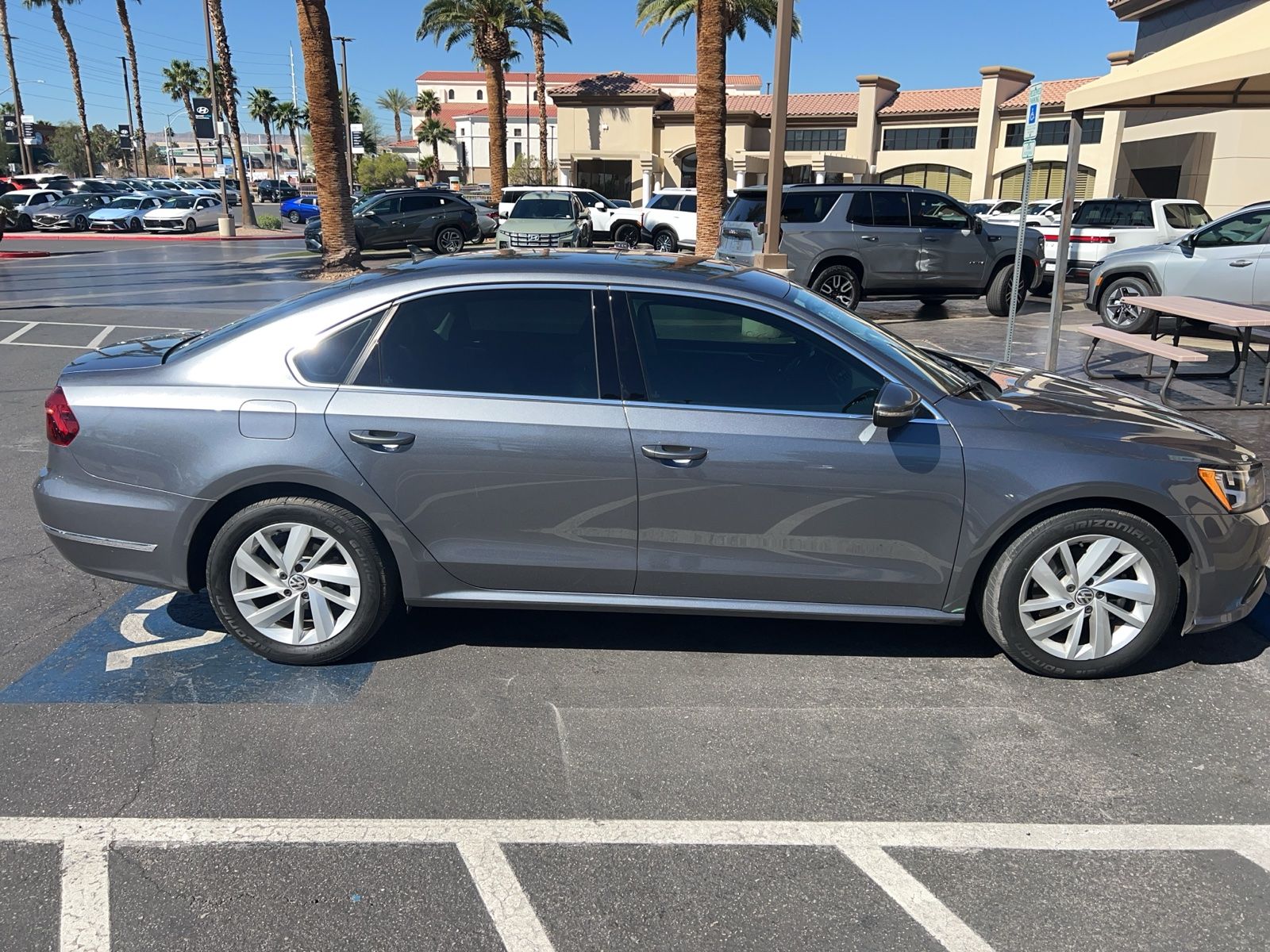 Thumbnail: 2018 Volkswagen Passat - 3