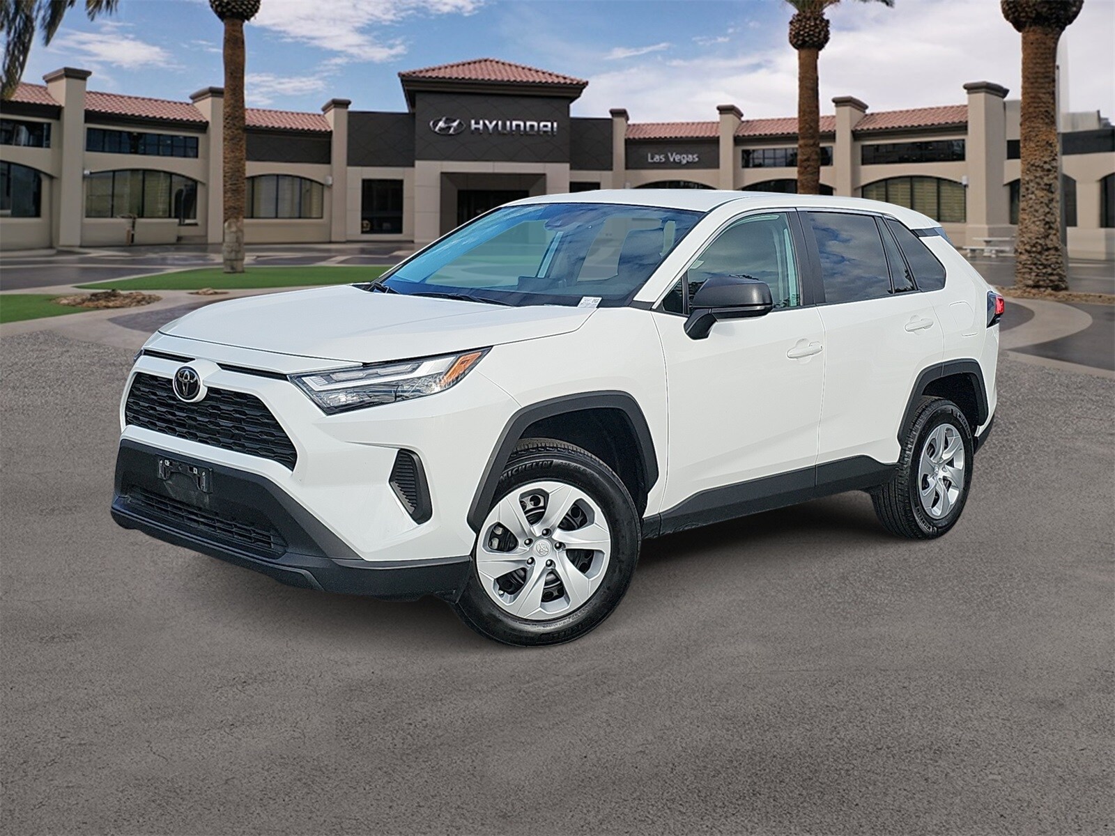 2024 Toyota RAV4 LE's photo