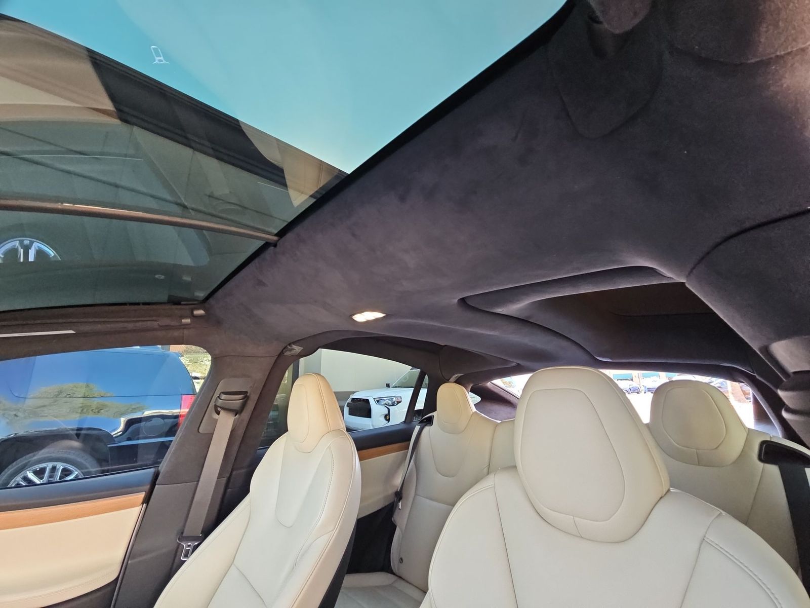 Thumbnail: 2020 Tesla Model X - 28