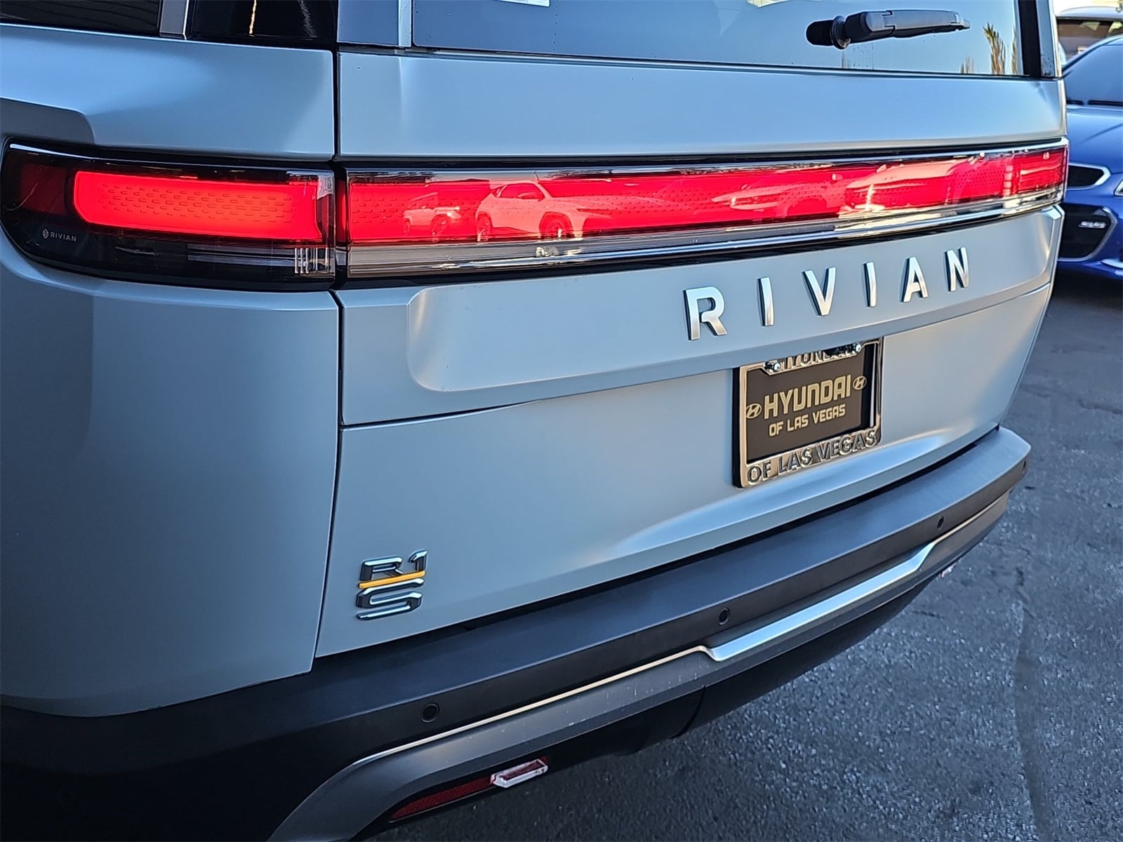 Thumbnail: 2023 Rivian R1S - 11