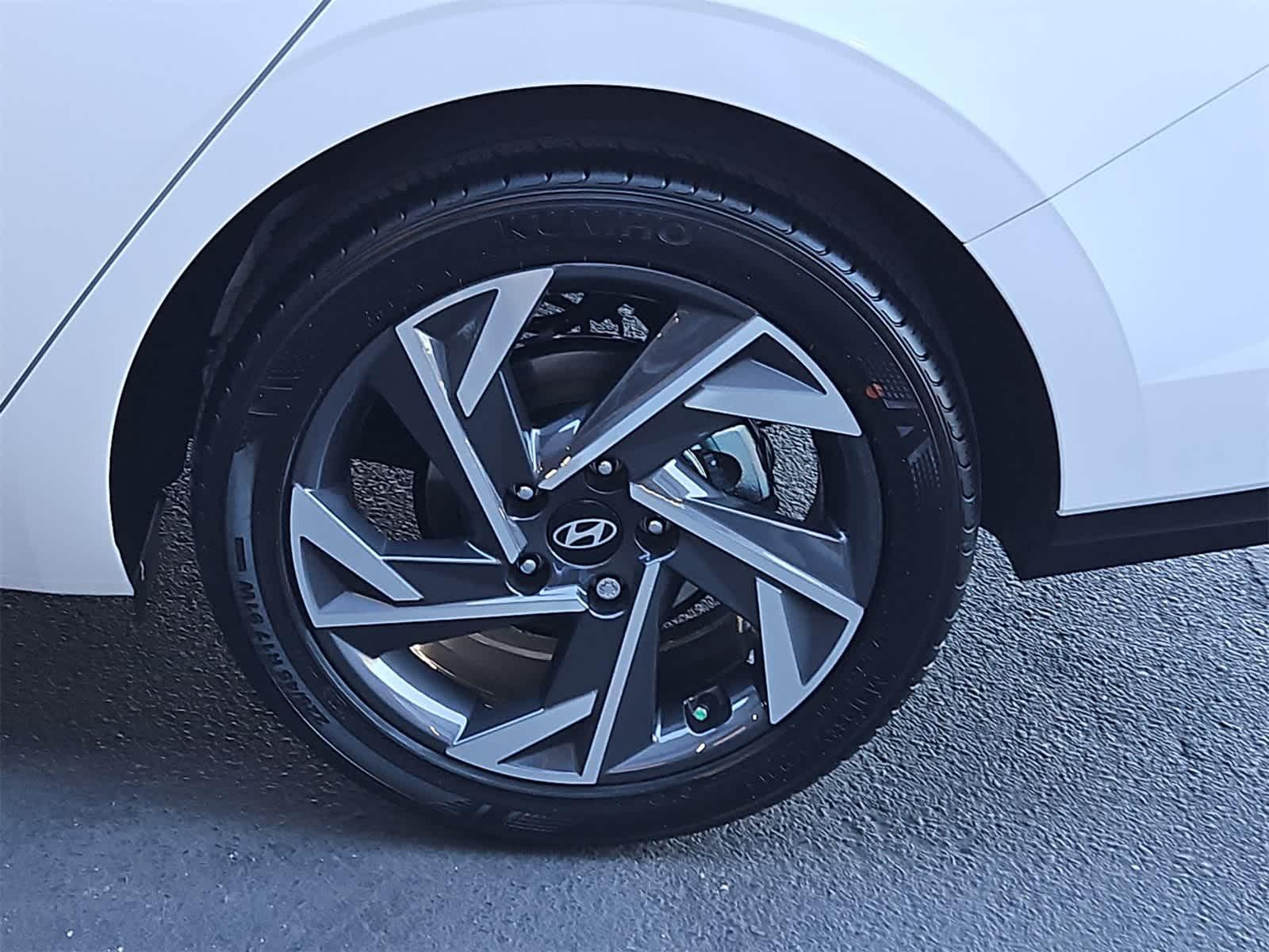 Thumbnail: 2025 Hyundai Elantra - 12