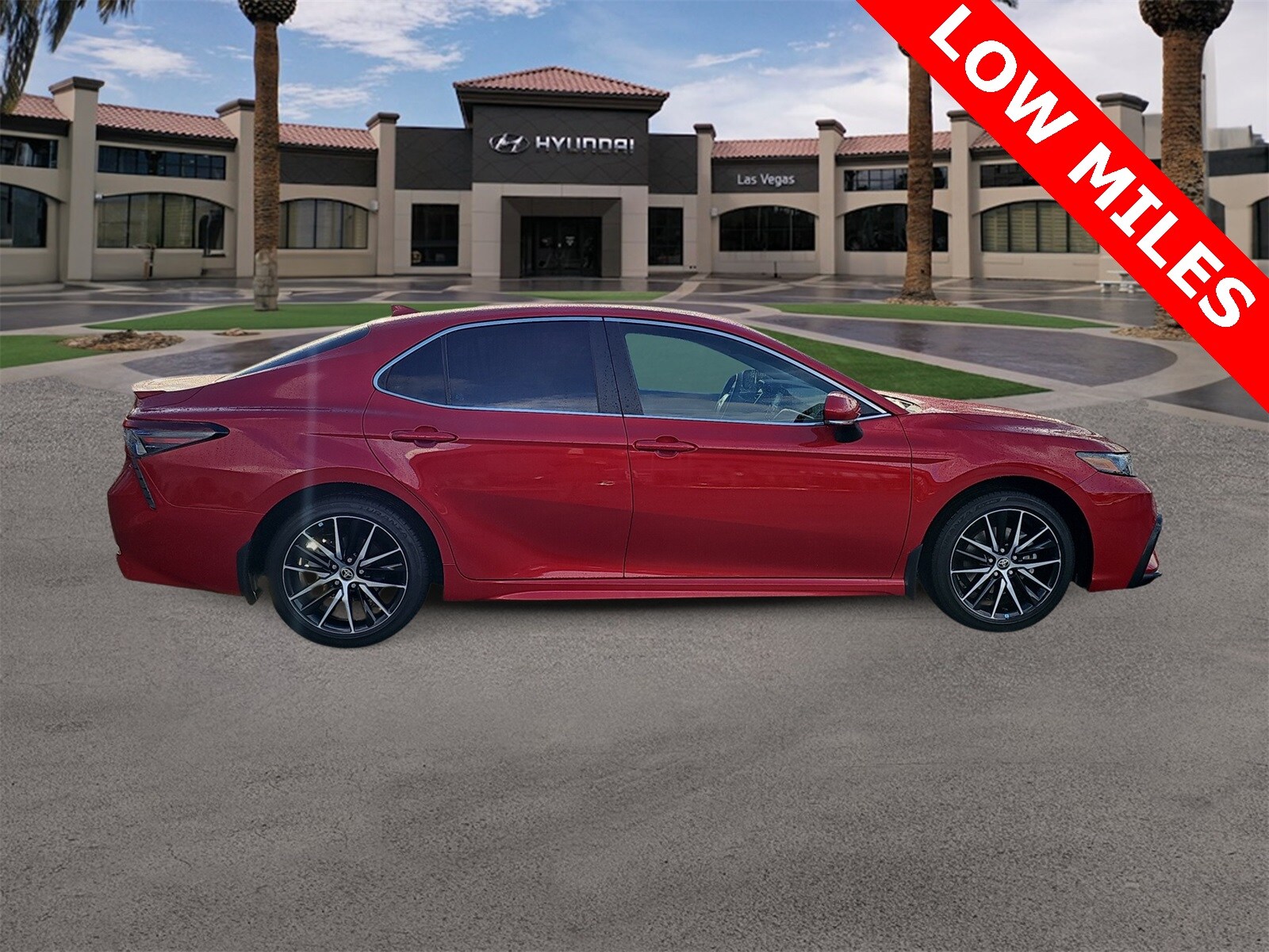 Thumbnail: 2023 Toyota Camry - 9