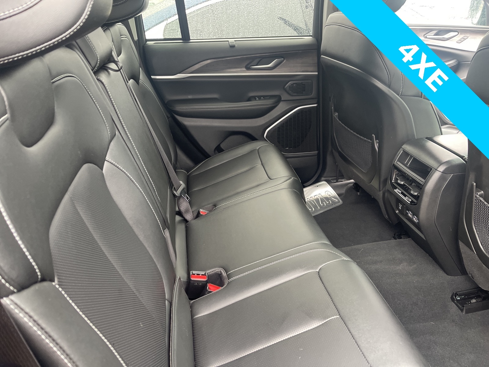 Thumbnail: 2023 Jeep Grand Cherokee - 7