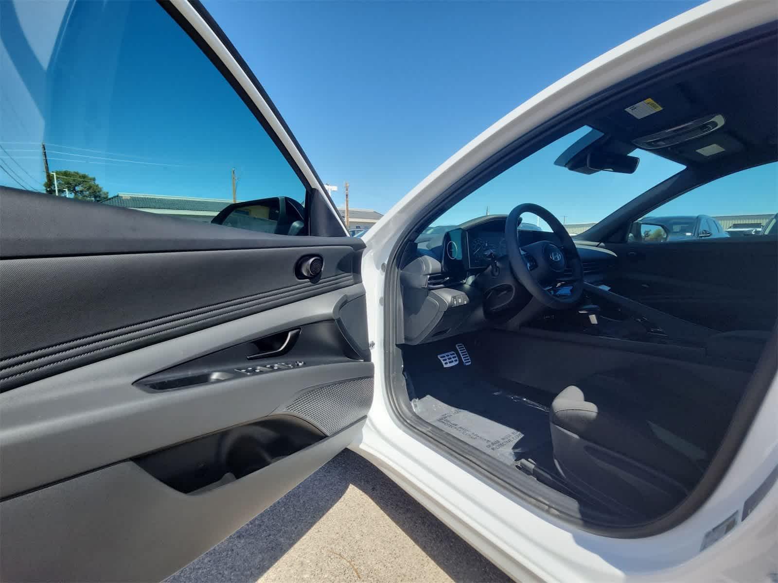 Thumbnail: 2025 Hyundai Elantra - 10