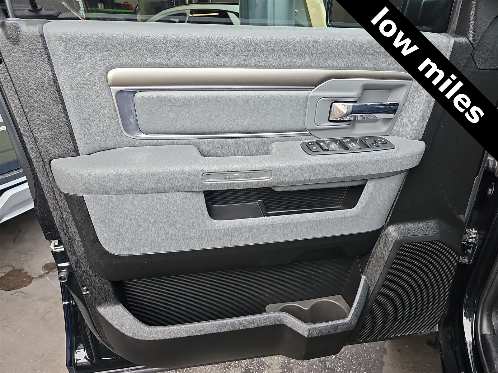 Thumbnail: 2020 RAM 1500 Classic - 26