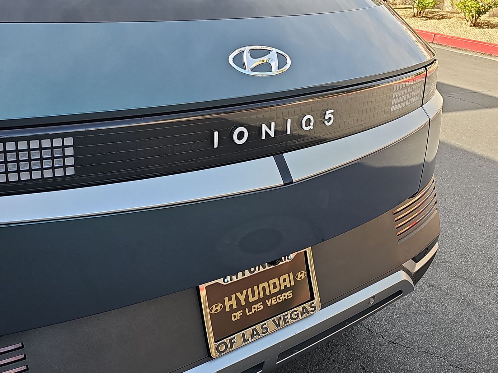 Thumbnail: 2023 Hyundai Ioniq 5 - 11
