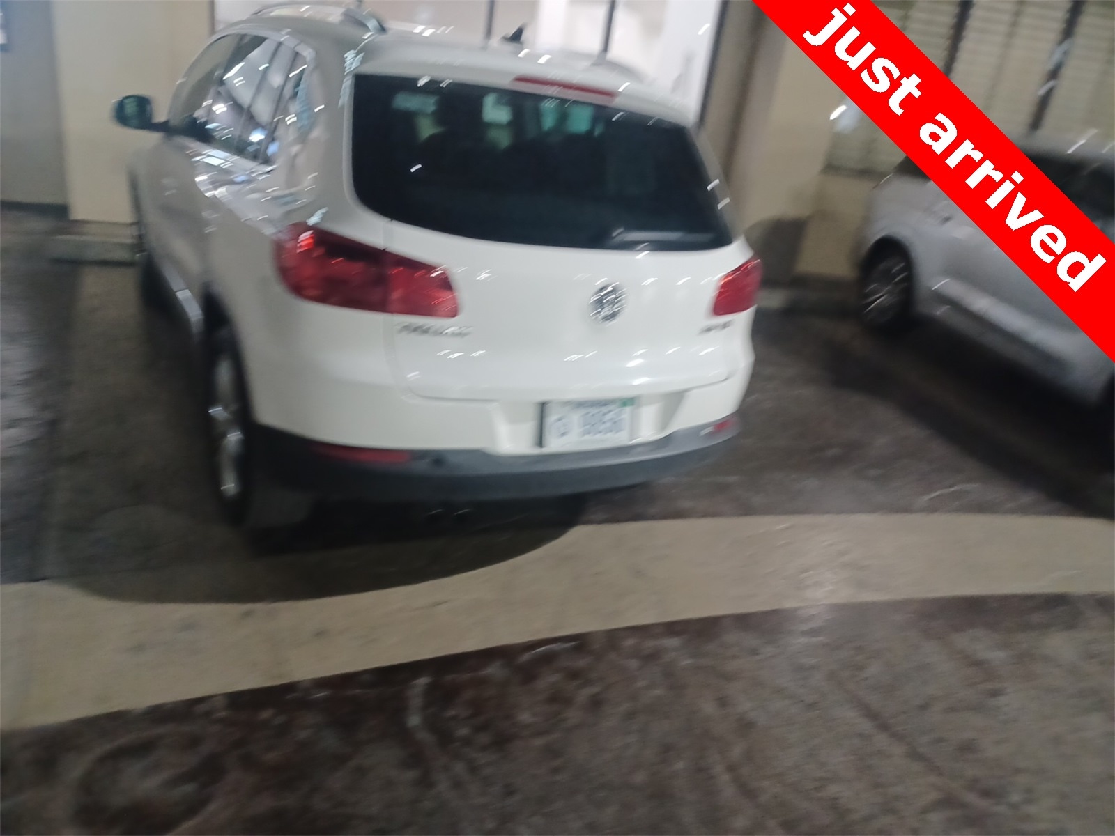 Thumbnail: 2014 Volkswagen Tiguan - 3