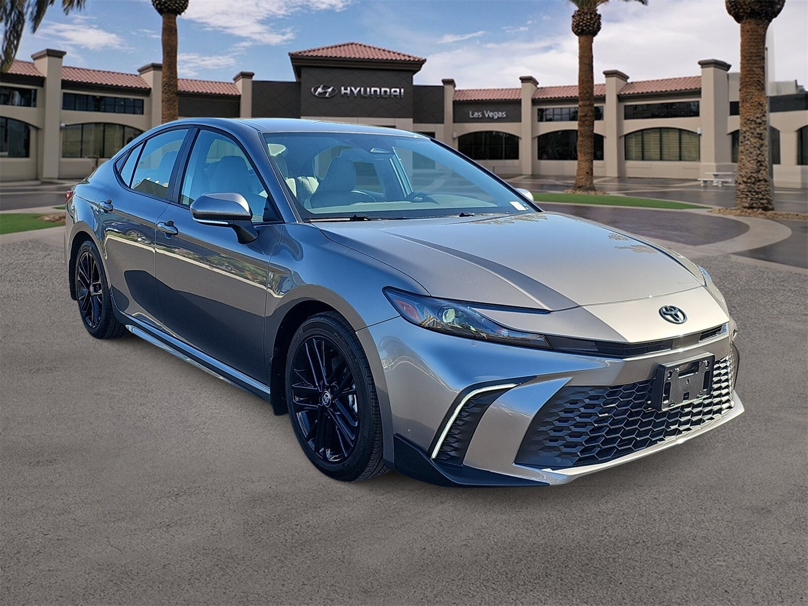 2025 Toyota Camry SE photo 2