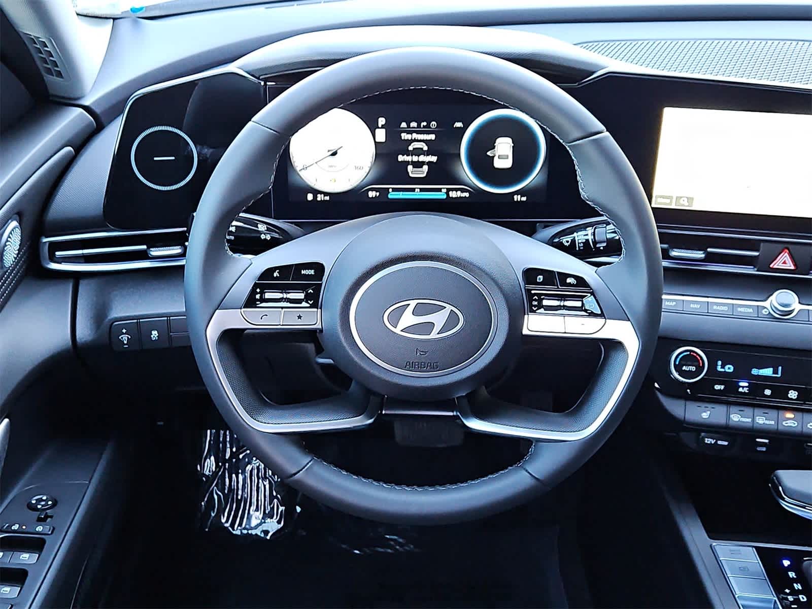 Thumbnail: 2025 Hyundai Elantra - 19