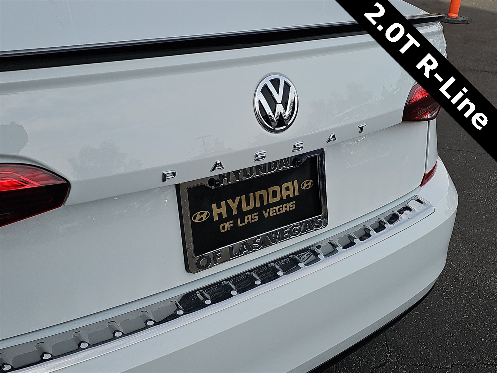 Thumbnail: 2021 Volkswagen Passat - 11