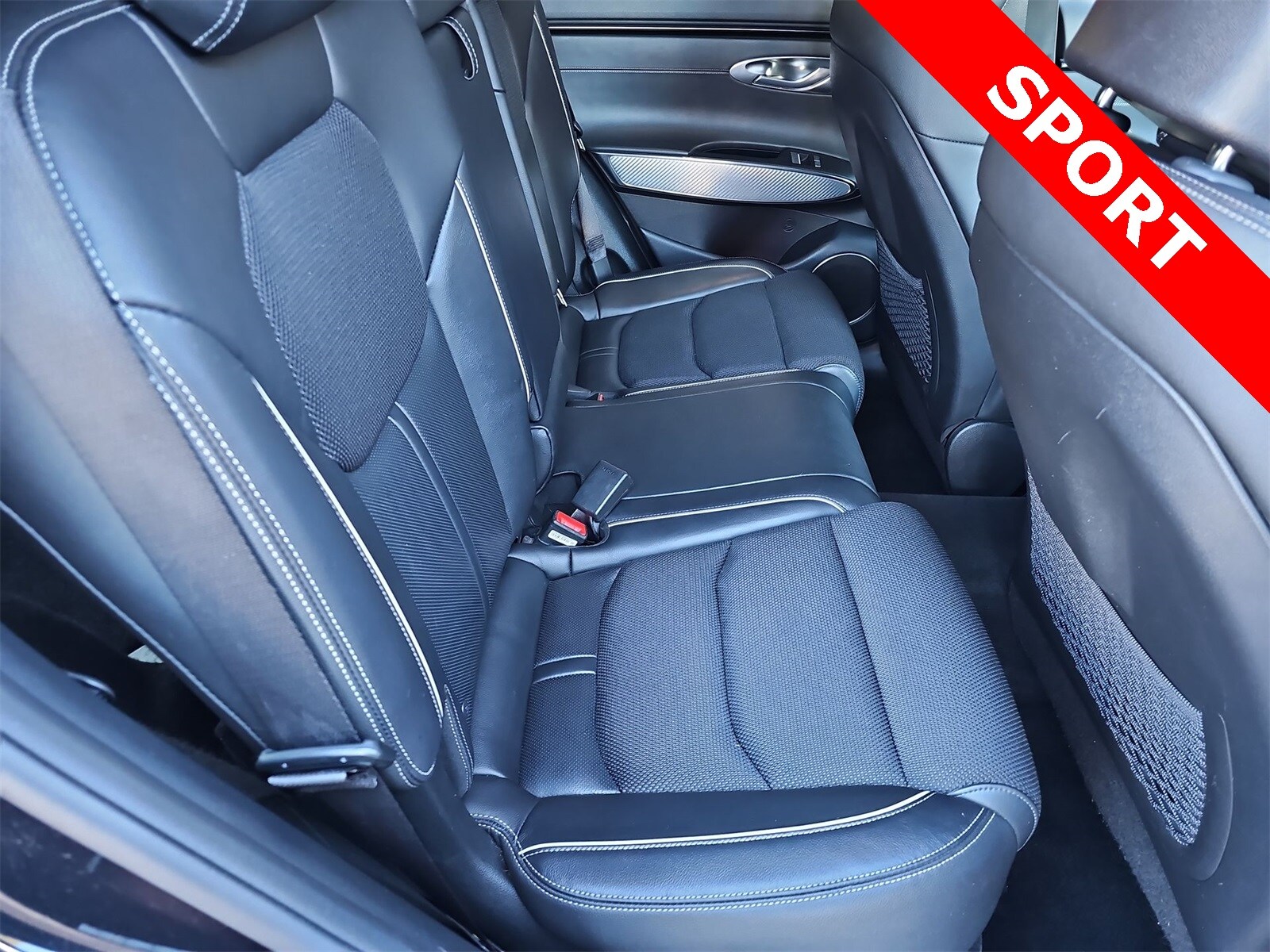 Thumbnail: 2022 Genesis GV70 - 17