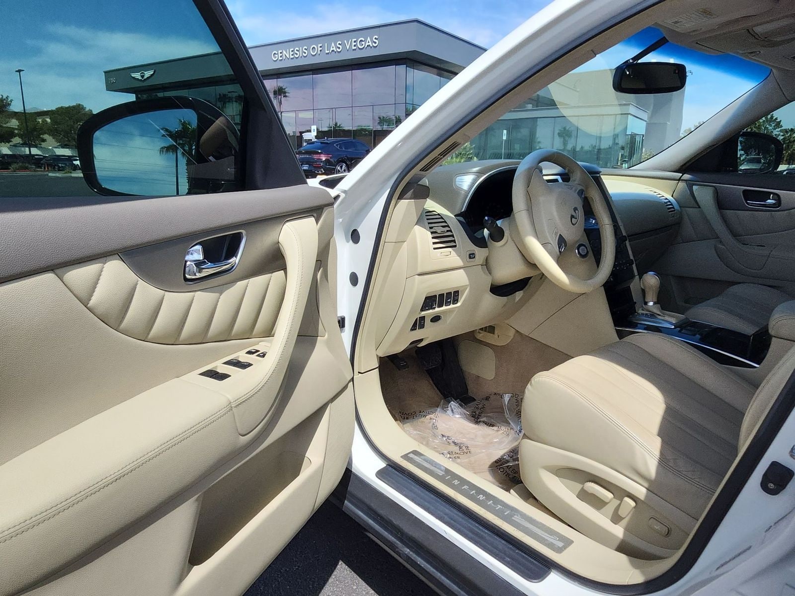 Thumbnail: 2011 INFINITI FX35 - 11