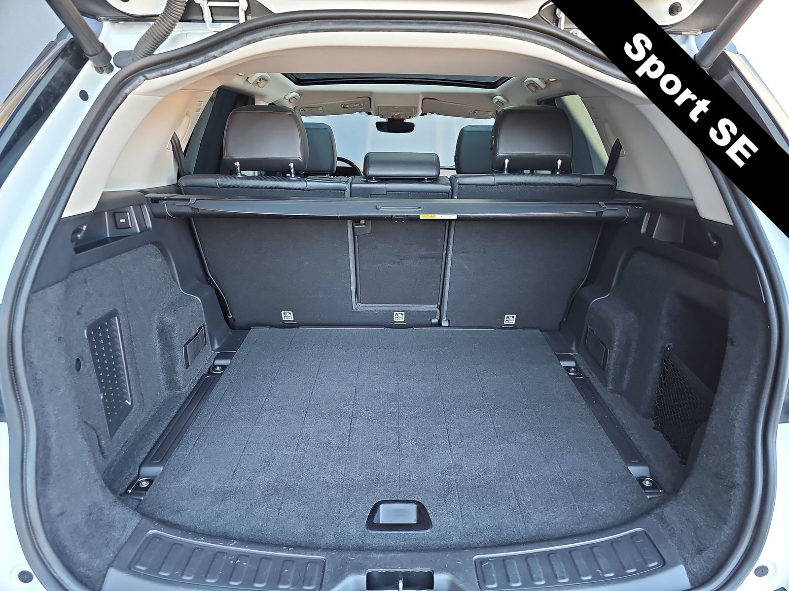 Thumbnail: 2020 Land Rover Discovery Sport - 23